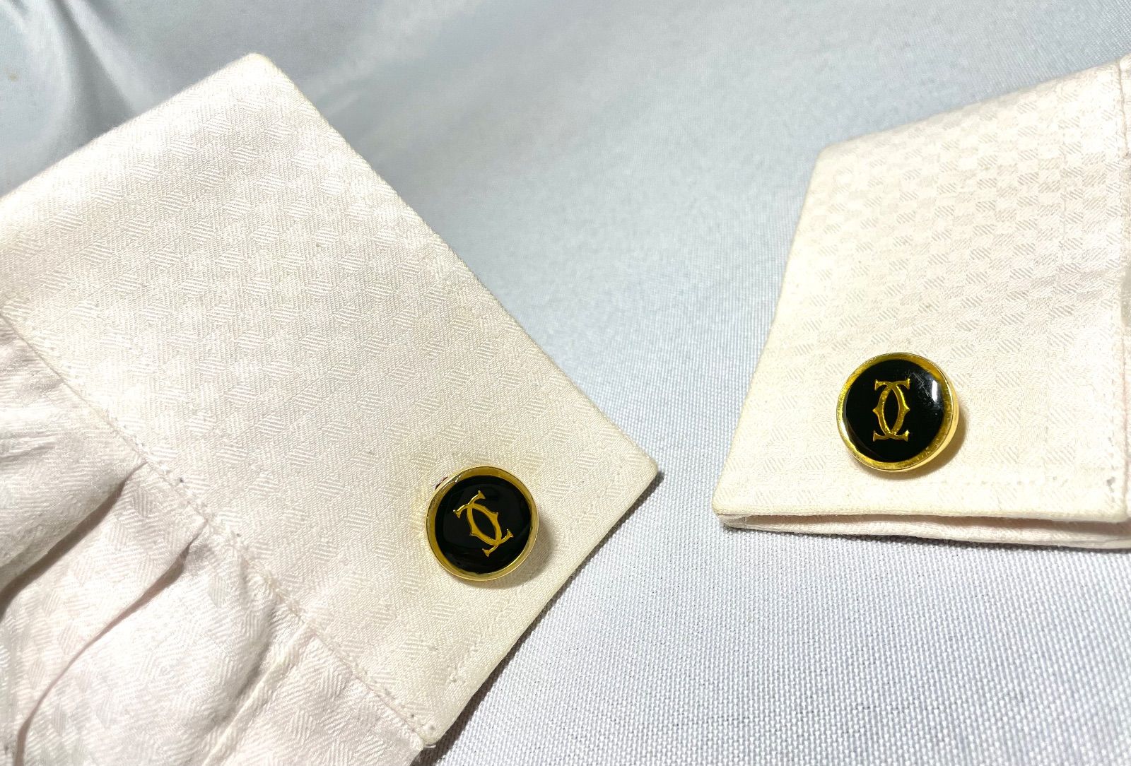 Cartier カルティエ ダブルC ロゴ ヴィンテージ カフス タイタニック