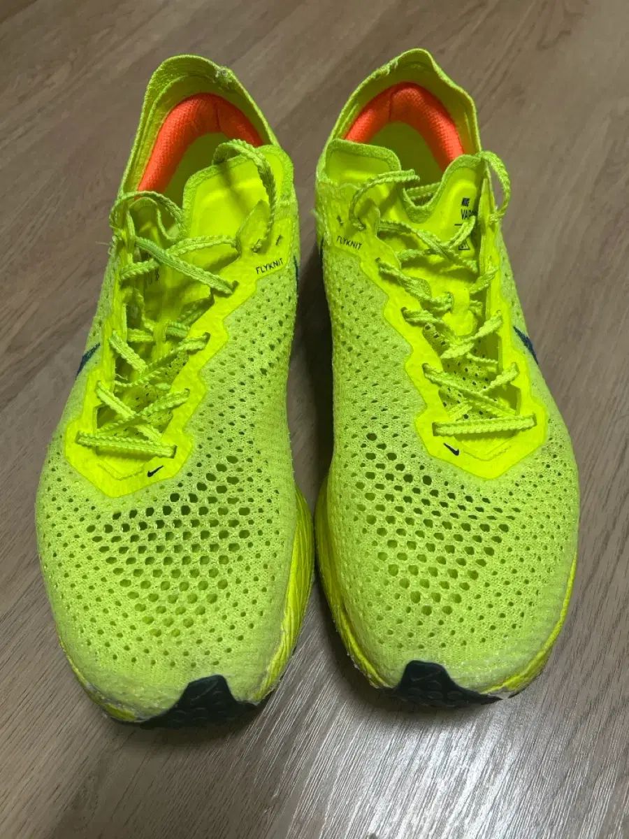 新品 ナイキ ズームX ヴェイパーフライ3 \"ボルト/スクリームグリーン 24㎝ 新品 ナイキ ズームX ヴェイパーフライ3 