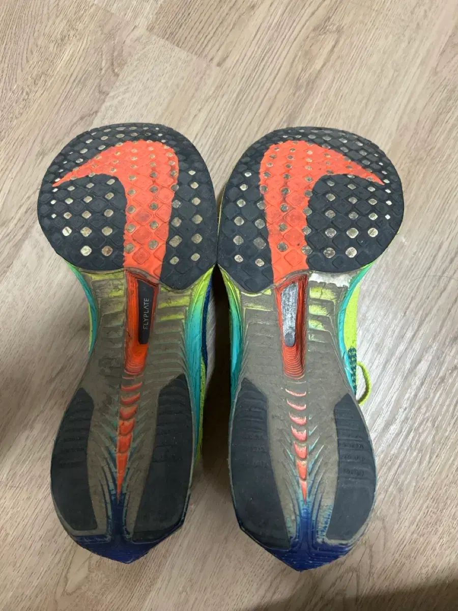 新品 ナイキ ズームX ヴェイパーフライ3 \"ボルト/スクリームグリーン 24㎝ 新品 ナイキ ズームX ヴェイパーフライ3 