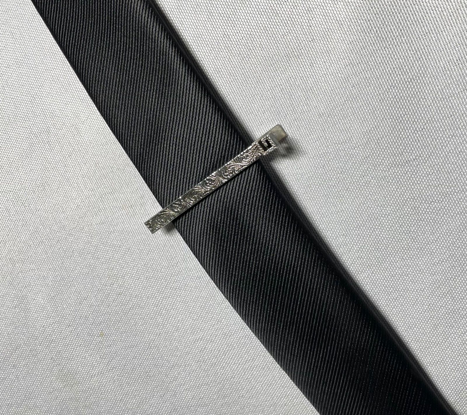 GUCCI グッチ アラベスク 立体Gロゴ アンティークデザイン