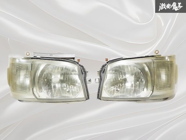 ☆破損無し☆ トヨタ 純正 200系 ハイエース 1型 2型 ハロゲン ヘッド