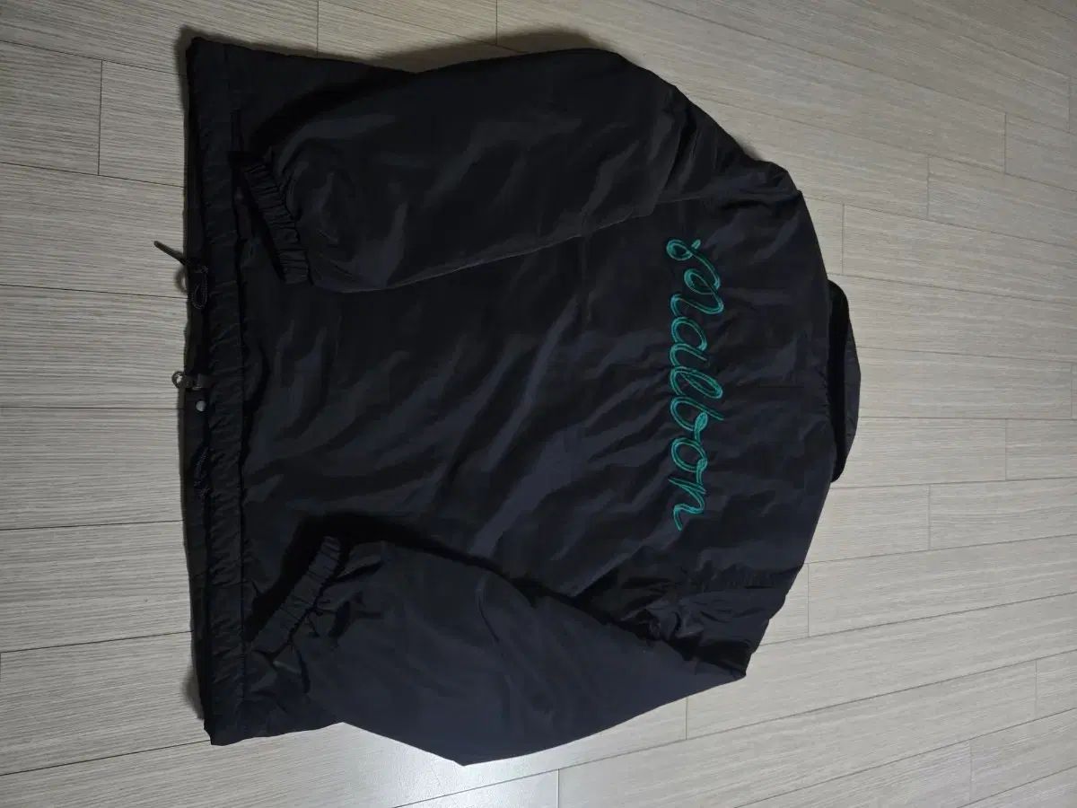 マルボンゴルフ 黒色 コーチ ジャケット