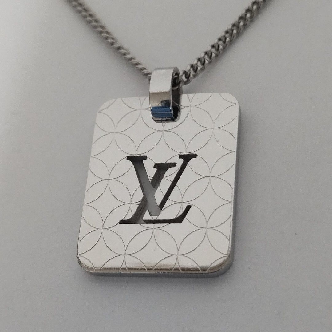 ルイヴィトン パンダンティフシャンゼリゼ PM ネックレス シルバー