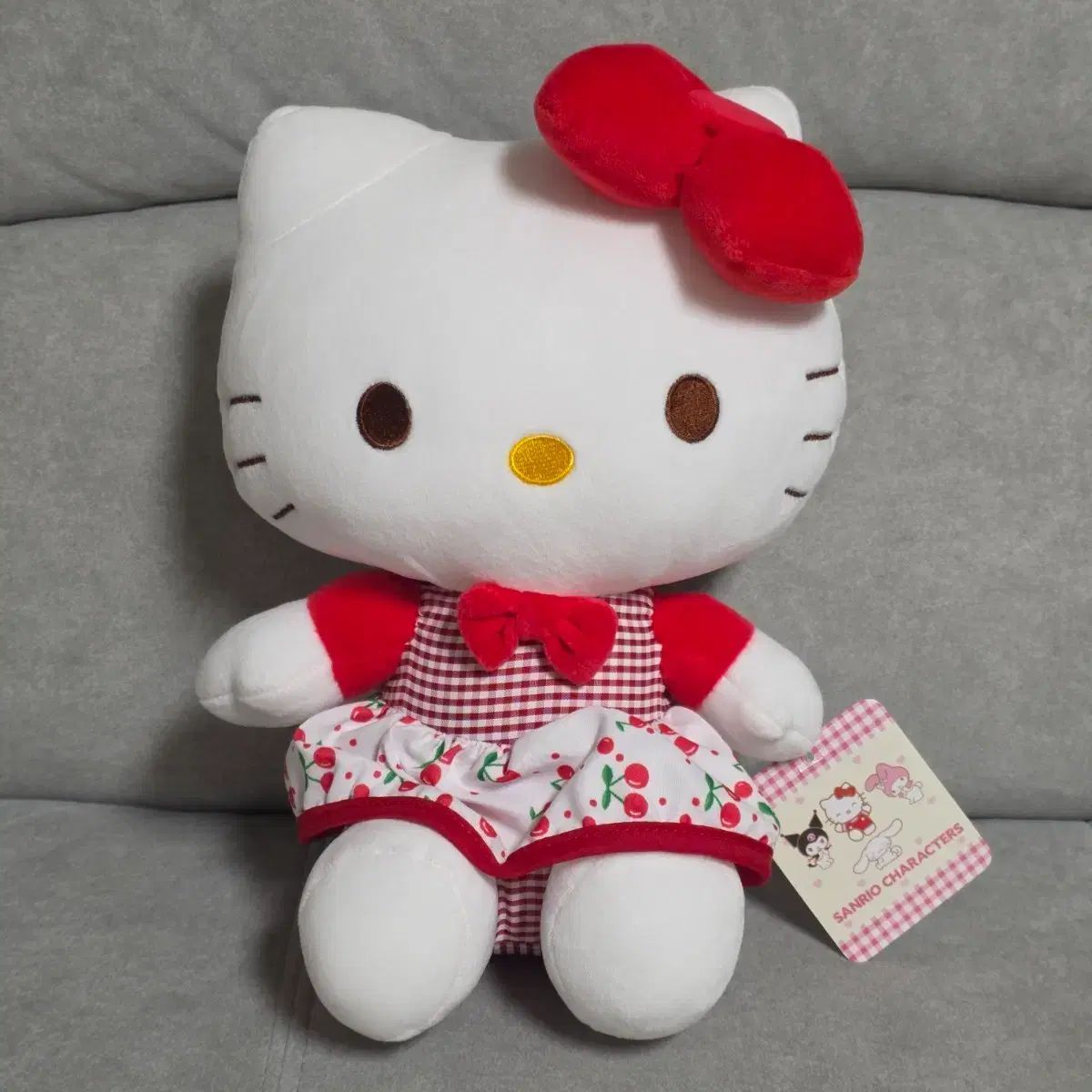 ハローキティ CHECK さくらんぼ ONE PIECE 中型 ぬいぐるみ - メルカリ