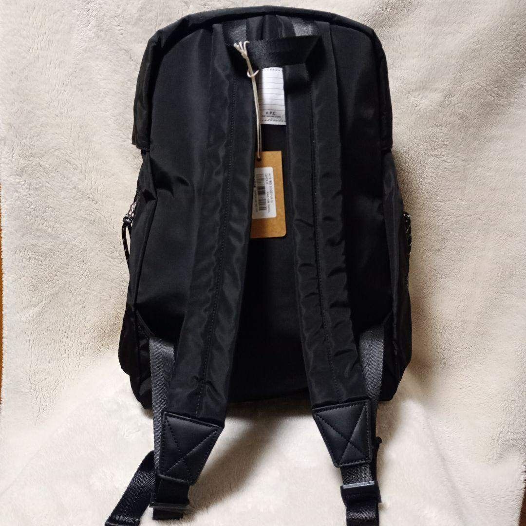 人気A.P.C. アーペーセー Treck リュックバッグ/男女兼用/BLACK Trek リュックサック｜バッグ｜A.P.C. | アーペーセー日本公式