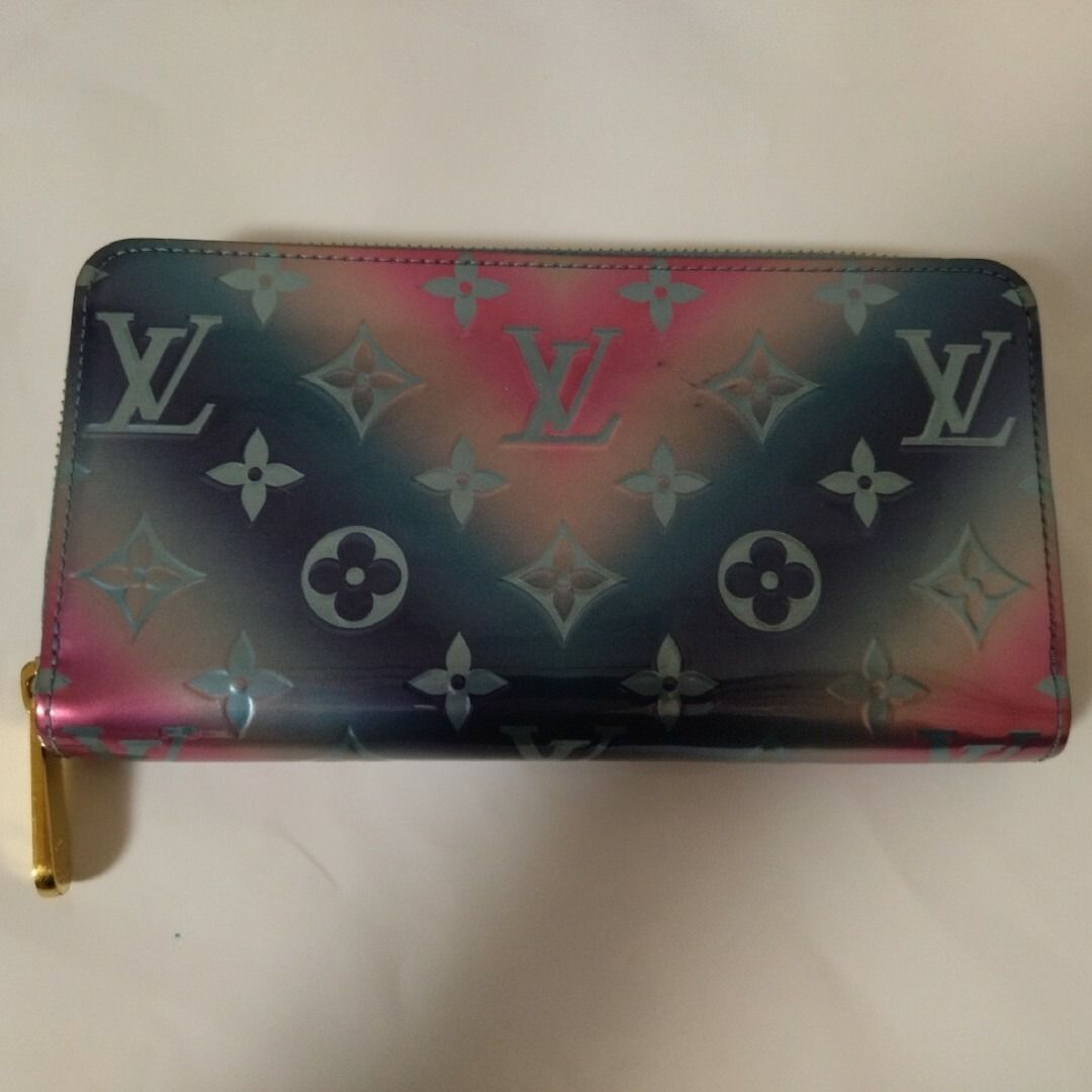ルイヴィトン ジッピーウォレット ヴェルニ モノグラム グラデーション