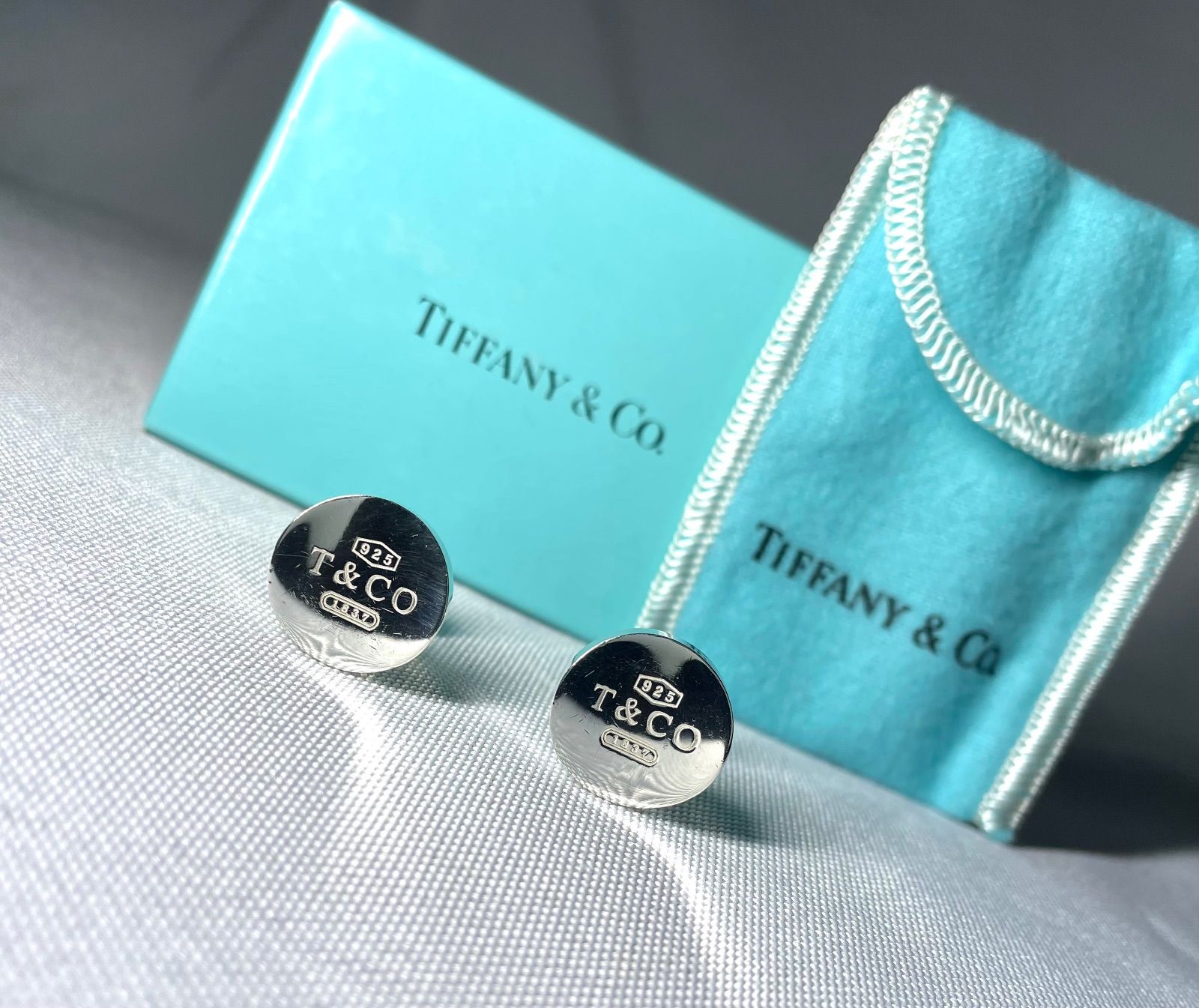 Tiffany & Co. オーバル　カフリンクス　ボタン　シルバー TIFFANY&Co.（ティファニー） カフス オーバル ネイビーライン SV925