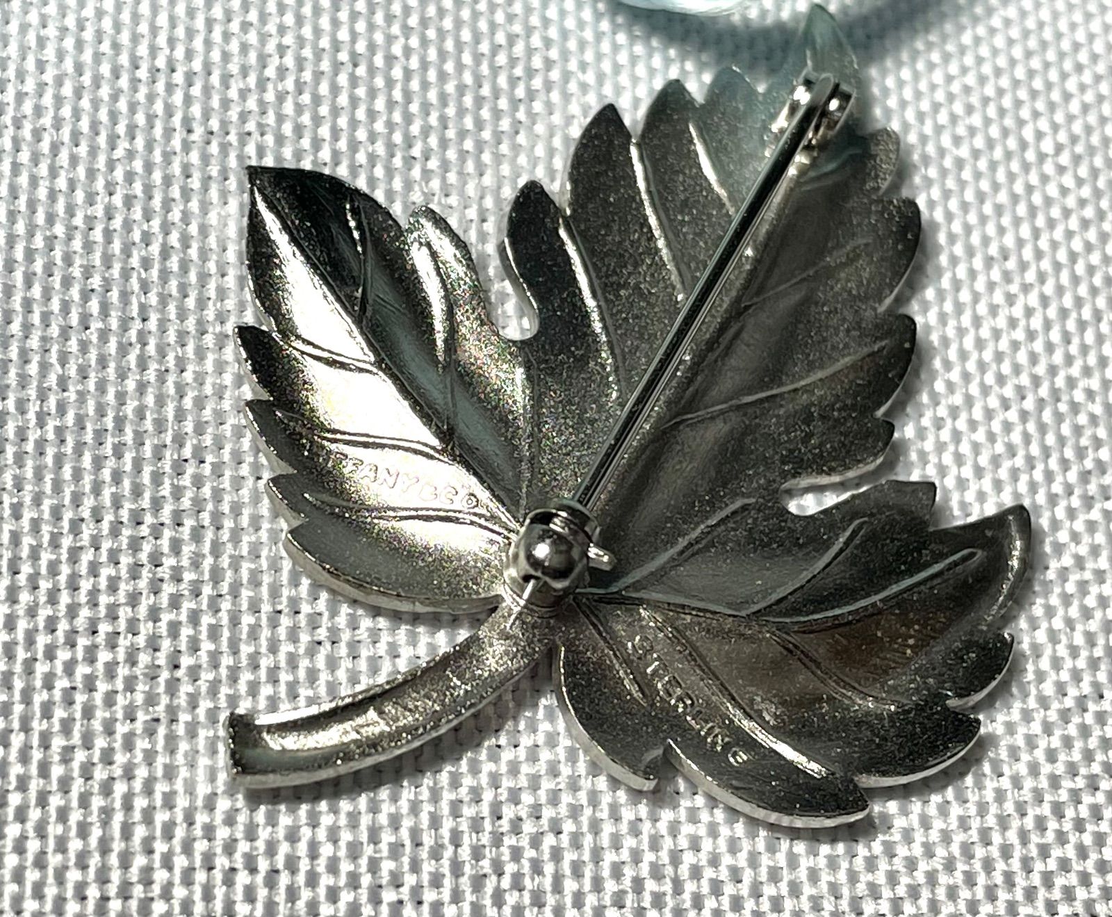 美品 希少 Tiffany ティファニー リーフデザイン ブローチ