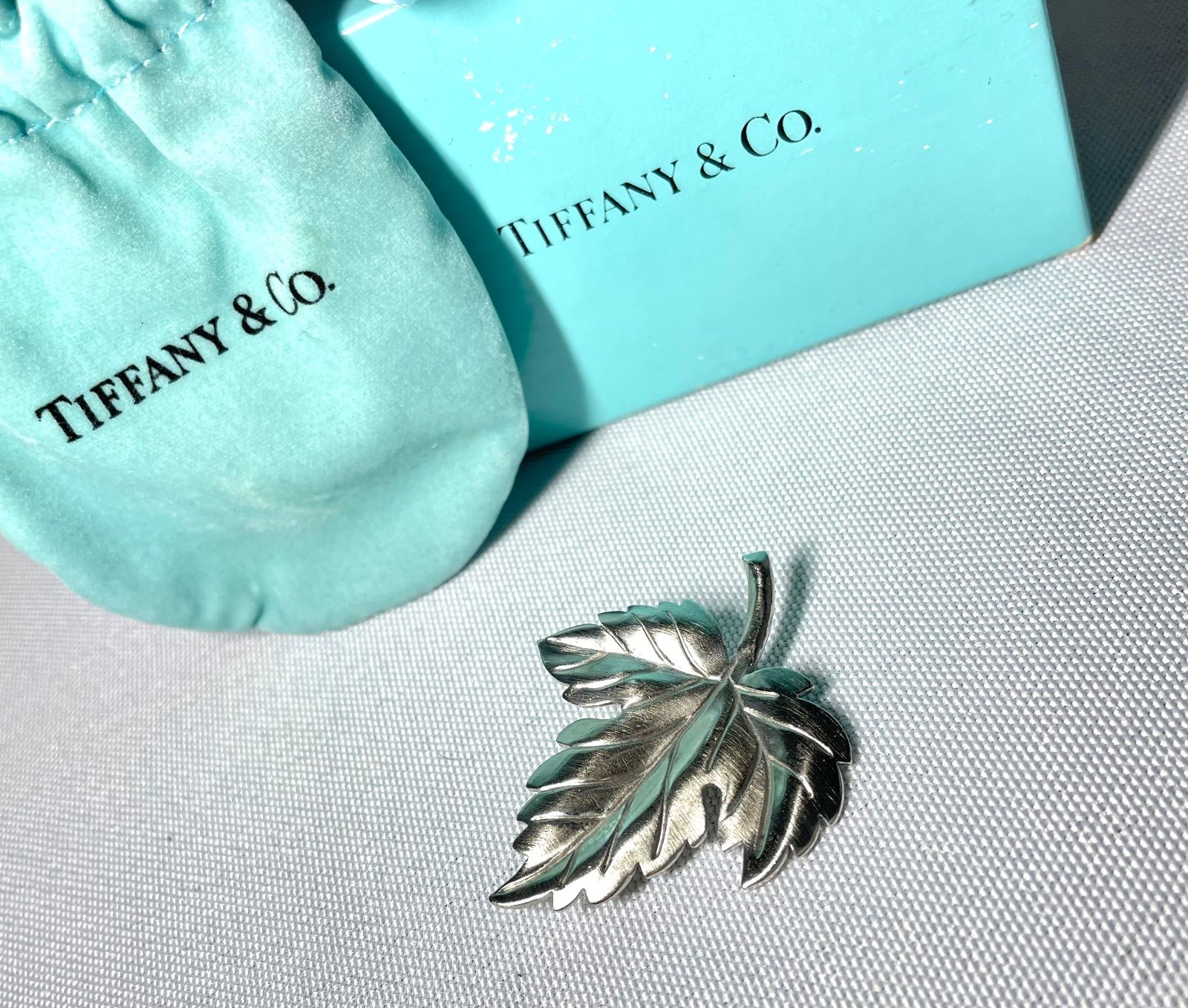 美品 希少 Tiffany ティファニー リーフデザイン ブローチ
