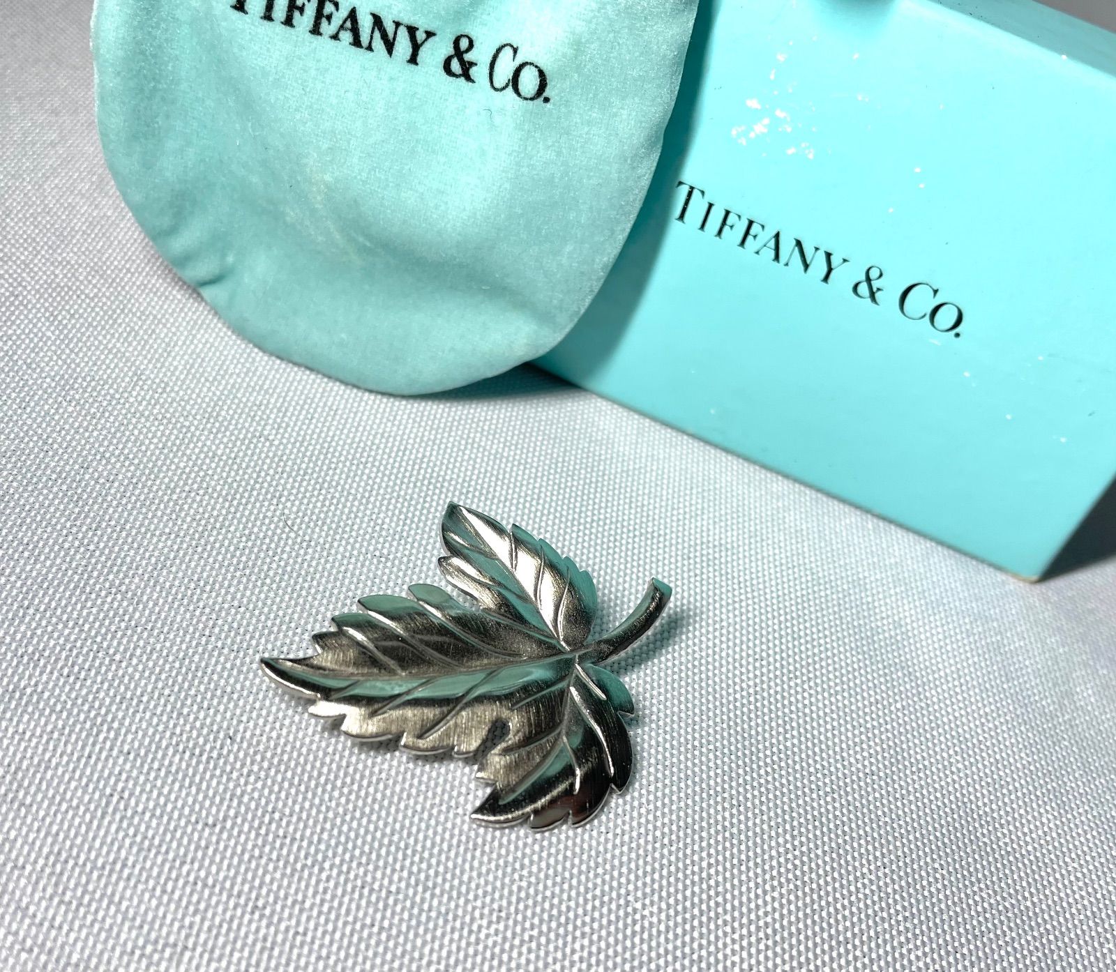 美品 希少 Tiffany ティファニー リーフデザイン ブローチ