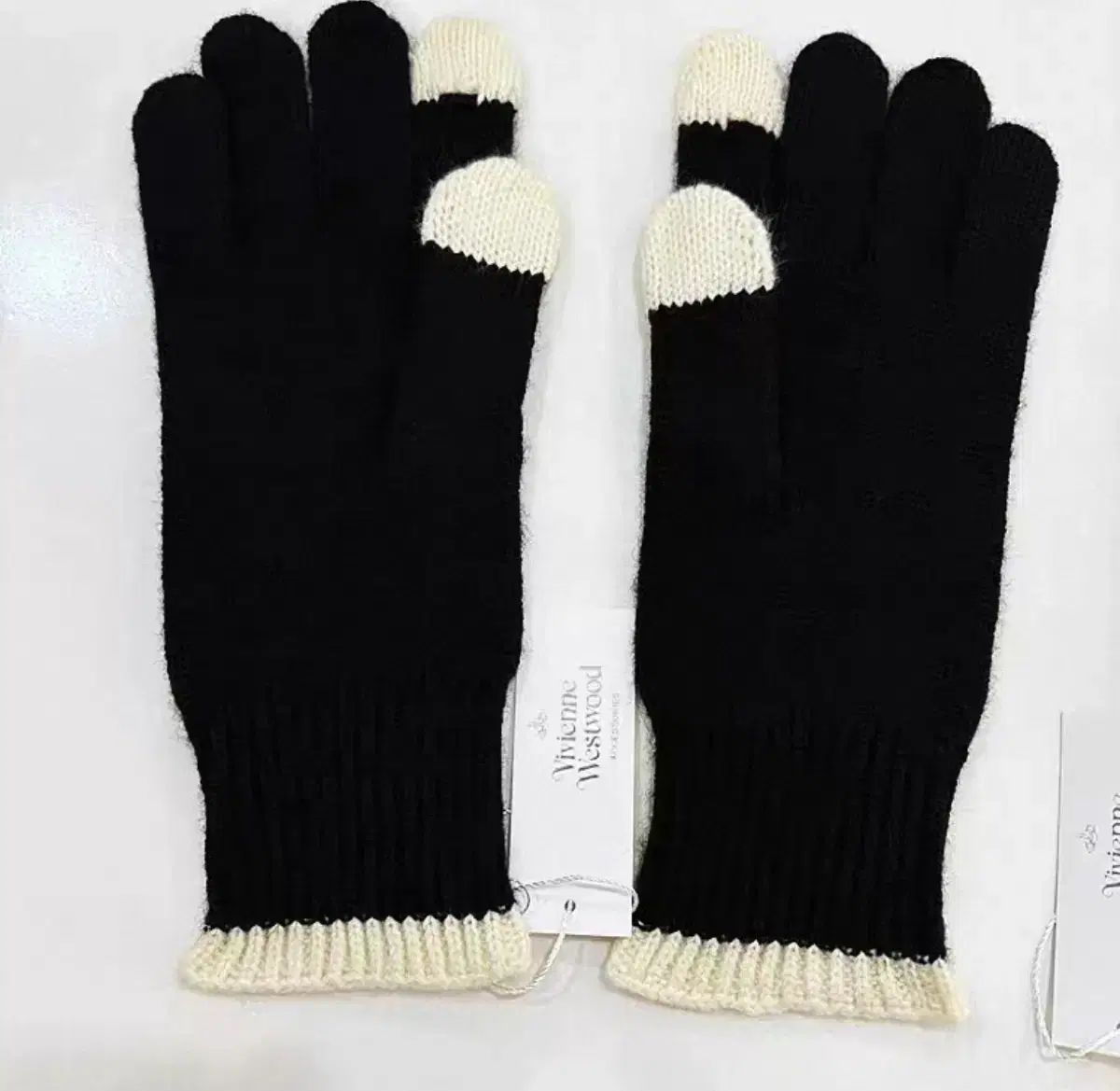 VIVIENNE WESTWOOD ブラック ニット 手袋 - メルカリ