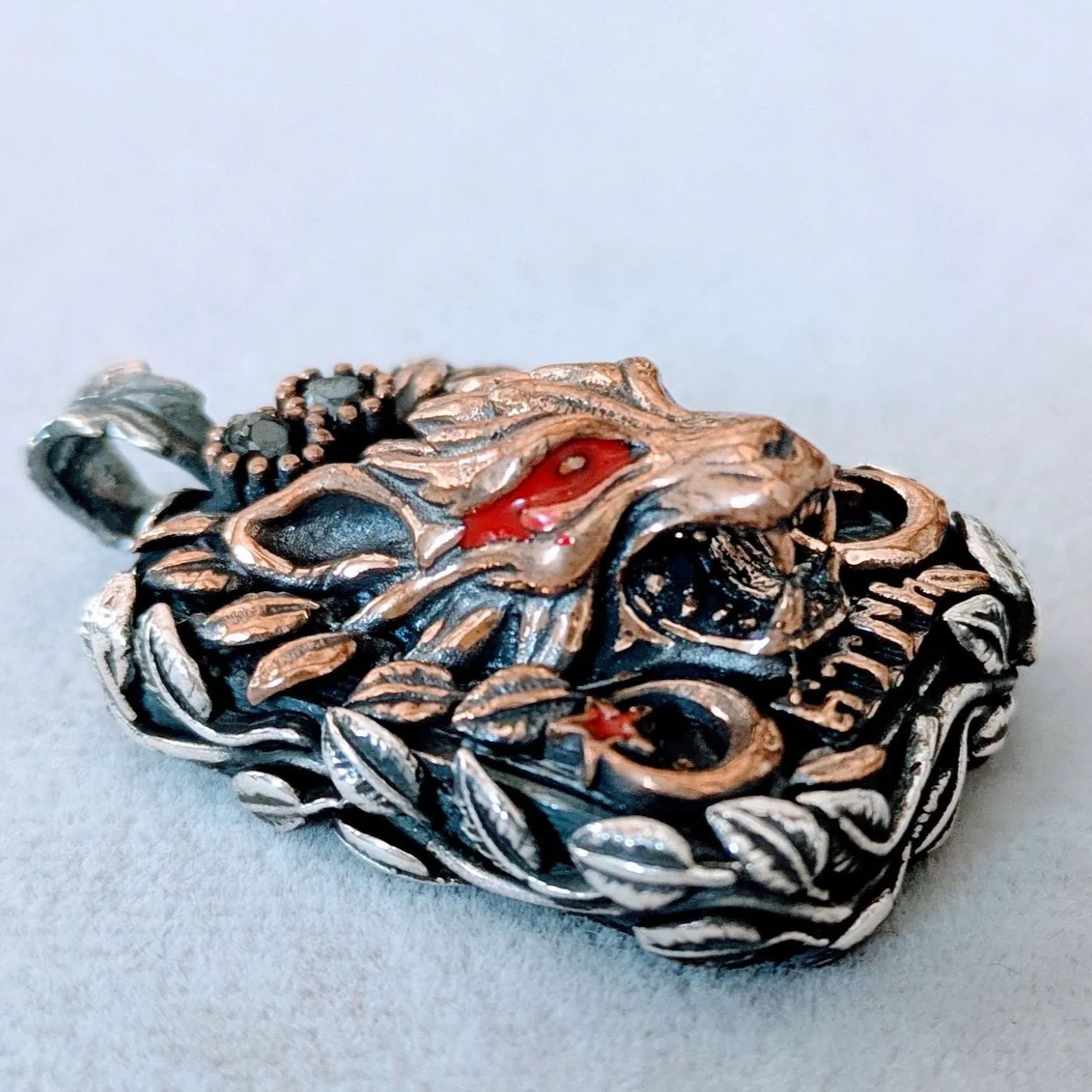 NEW＊トルコ製 ハンドメイド ペンダントトップシルバー925（オオカミ