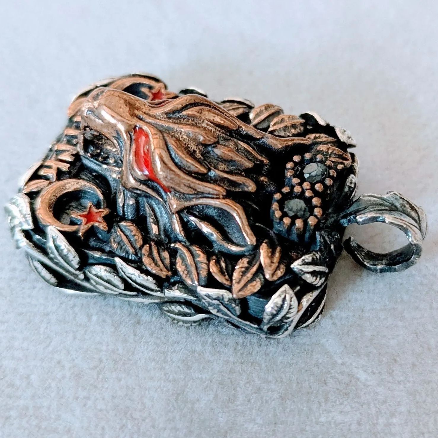 NEW＊トルコ製 ハンドメイド ペンダントトップシルバー925（オオカミ