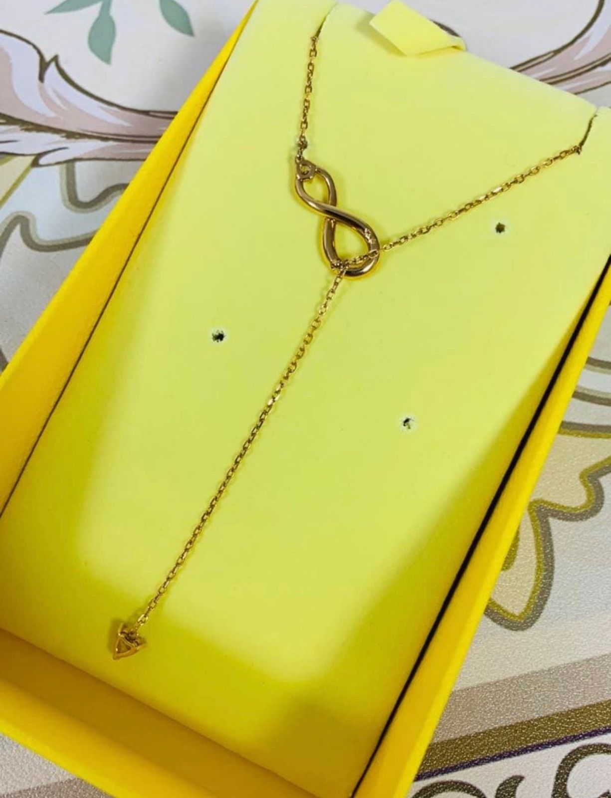 ほぼ新品 正規品スワロフスキーSwarovski Infinity Y字型 ネックレス Y 