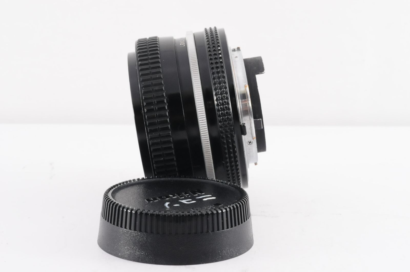 ニコン Nikon Ai NIKKOR 20mm F4 1:4 MF マニュアル カメラレンズ