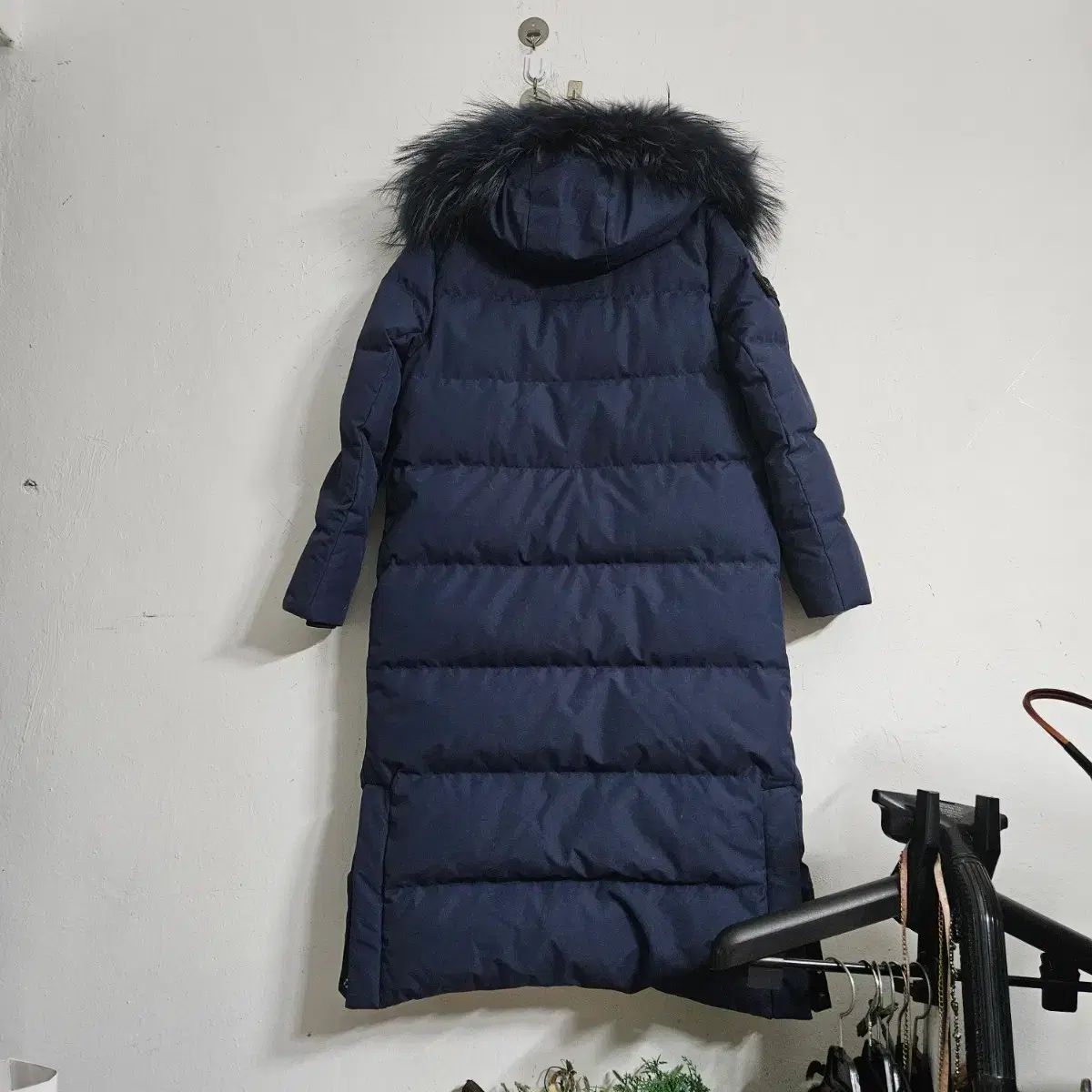   ネイビー ロングダウンジャケット ダウンジャケット ロング丈 ネイビー レディース - メルカリ