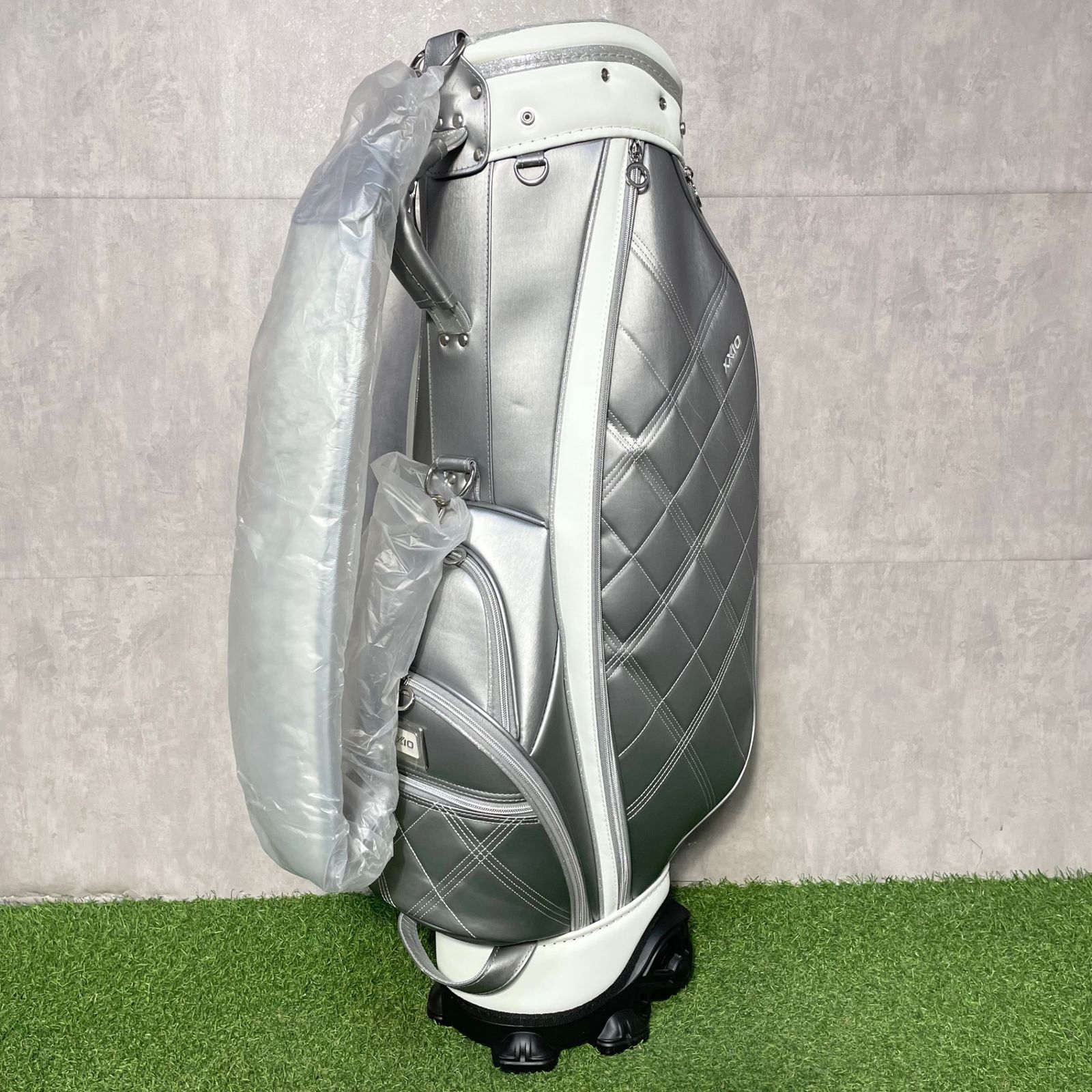 XXIO ゼクシオ キャディバッグ ゴルフバッグ グレー キャスター付き
