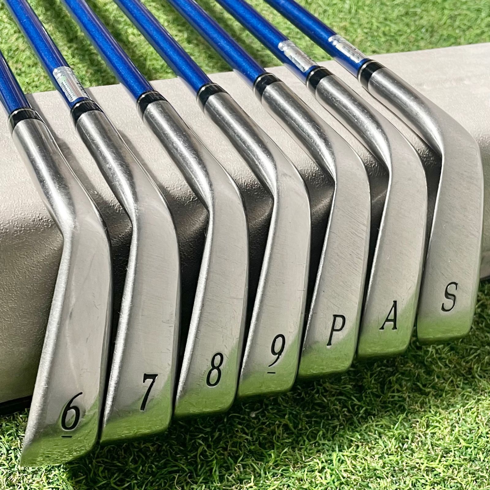 XXIO13 ゼクシオ13 MP1300 R メンズアイアンセット サーティーン XXIO ゼクシオ XXIO13 ゼクシオ13 メンズ カーボンアイアン レッド