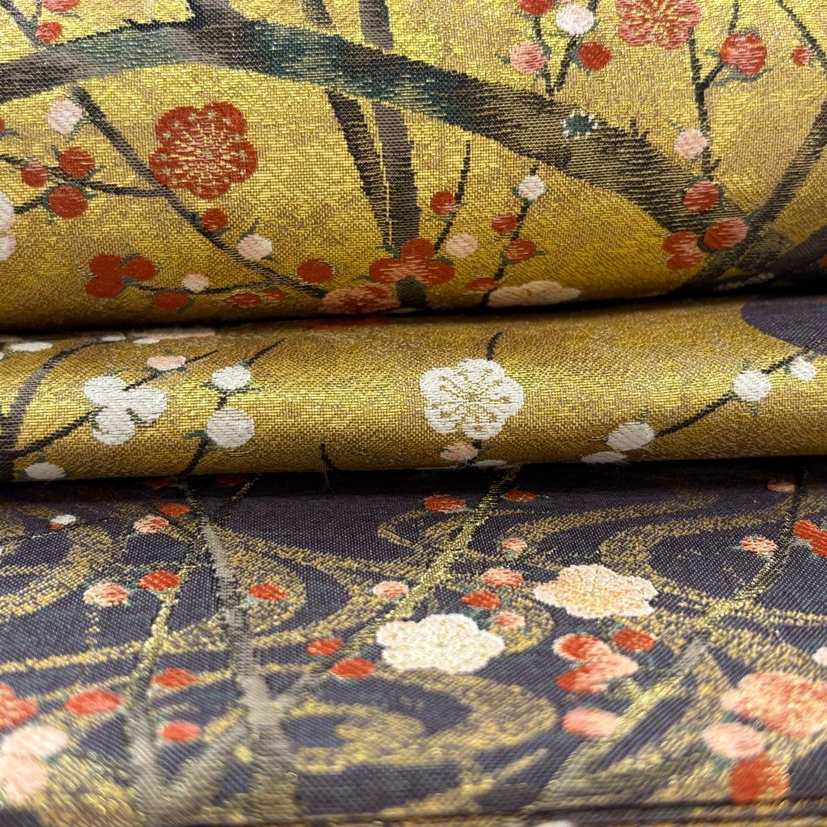 美品】 丸帯 逸品 落款 紅白梅図屏風 松島図屏風 箔 金色 全通 正絹