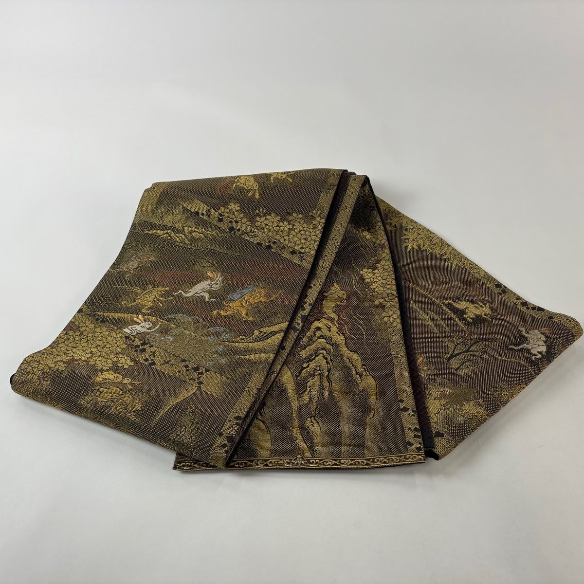 美品】 袋帯 逸品 鳥獣戯画 桜 輪奈織 金糸 金色 お太鼓柄 正絹 【中古
