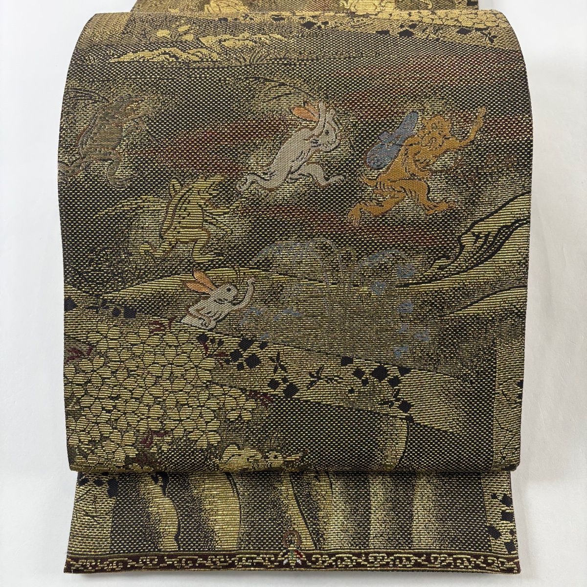 美品】 袋帯 逸品 鳥獣戯画 桜 輪奈織 金糸 金色 お太鼓柄 正絹 【中古