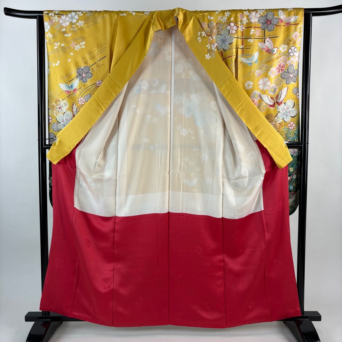 振袖 身丈161cm 裄丈64cm M 袷 桜 蝶 金銀彩 ぼかし 黄色 正絹 秀品