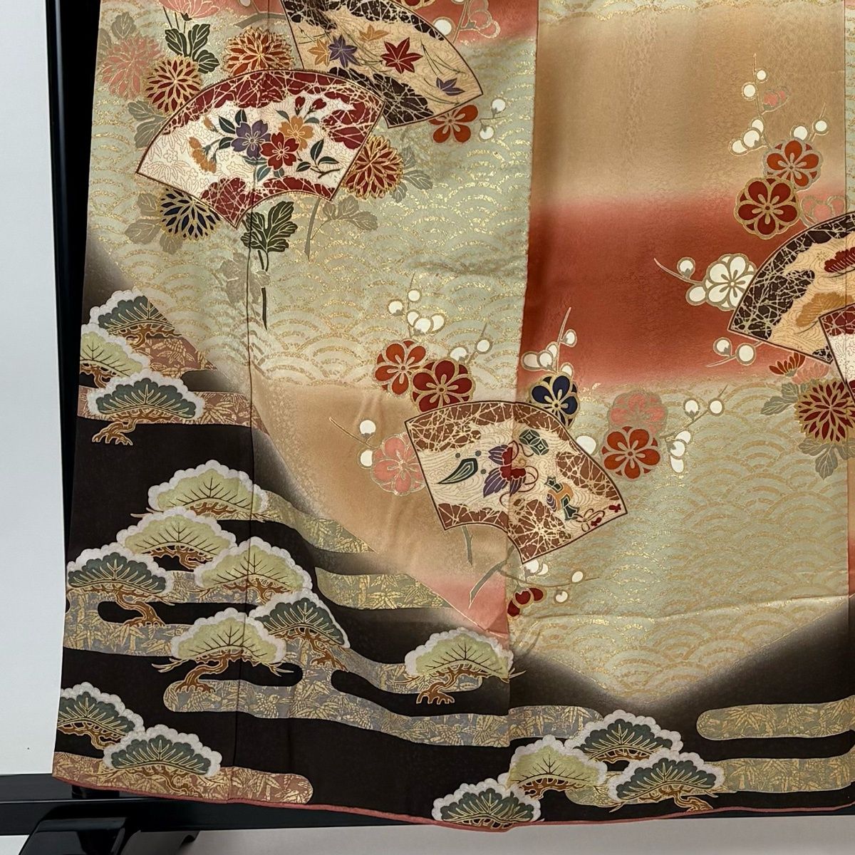 振袖 身丈159.5cm 裄丈67.5cm L 袷 鈴乃屋 扇面 菊 金糸 金彩 茜色