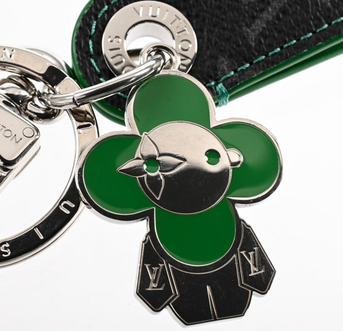 LOUIS VUITTON モノグラムエクリプス ドラゴンヌヴィヴィエンヌ