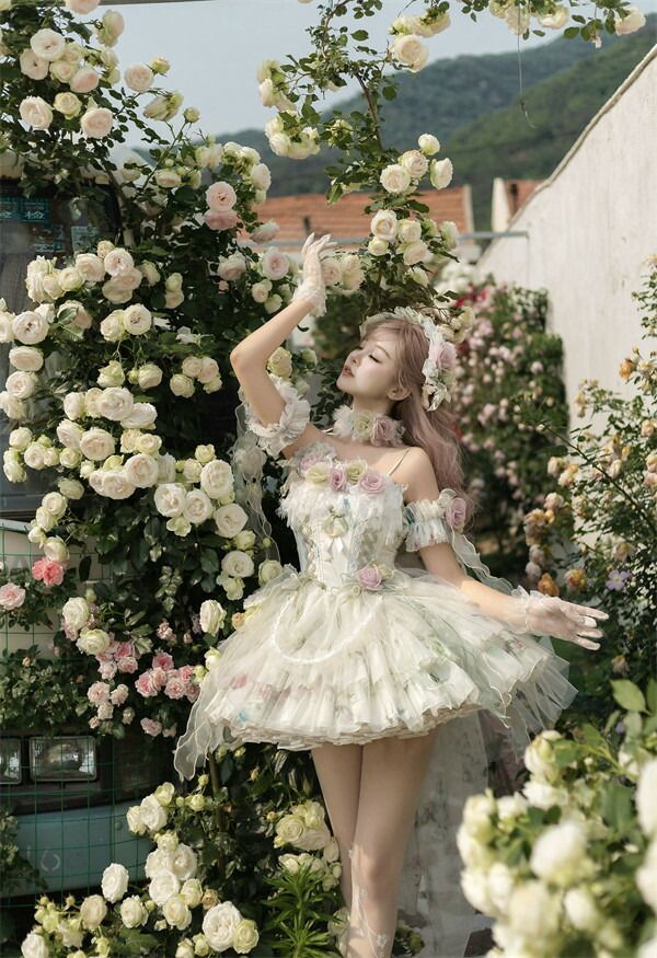 妖精風 グリーンプリンセスドレス コスプレ衣装 Lolita ロリータドレス 豪華フリル フラワー装飾 オフショルダー アシンメトリースカート S〜2XL 妖精風 プリンセスドレス グリーン ロリータ コスプレ衣装 花飾り 豪華