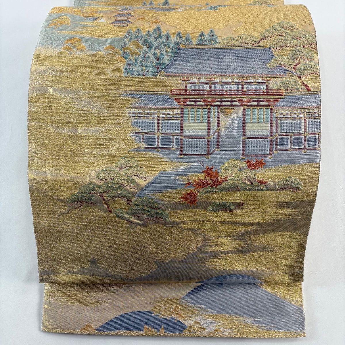 美品】 袋帯 秀品 関西仕立て 建物 松 箔 金糸 金色 六通 正絹 【中古