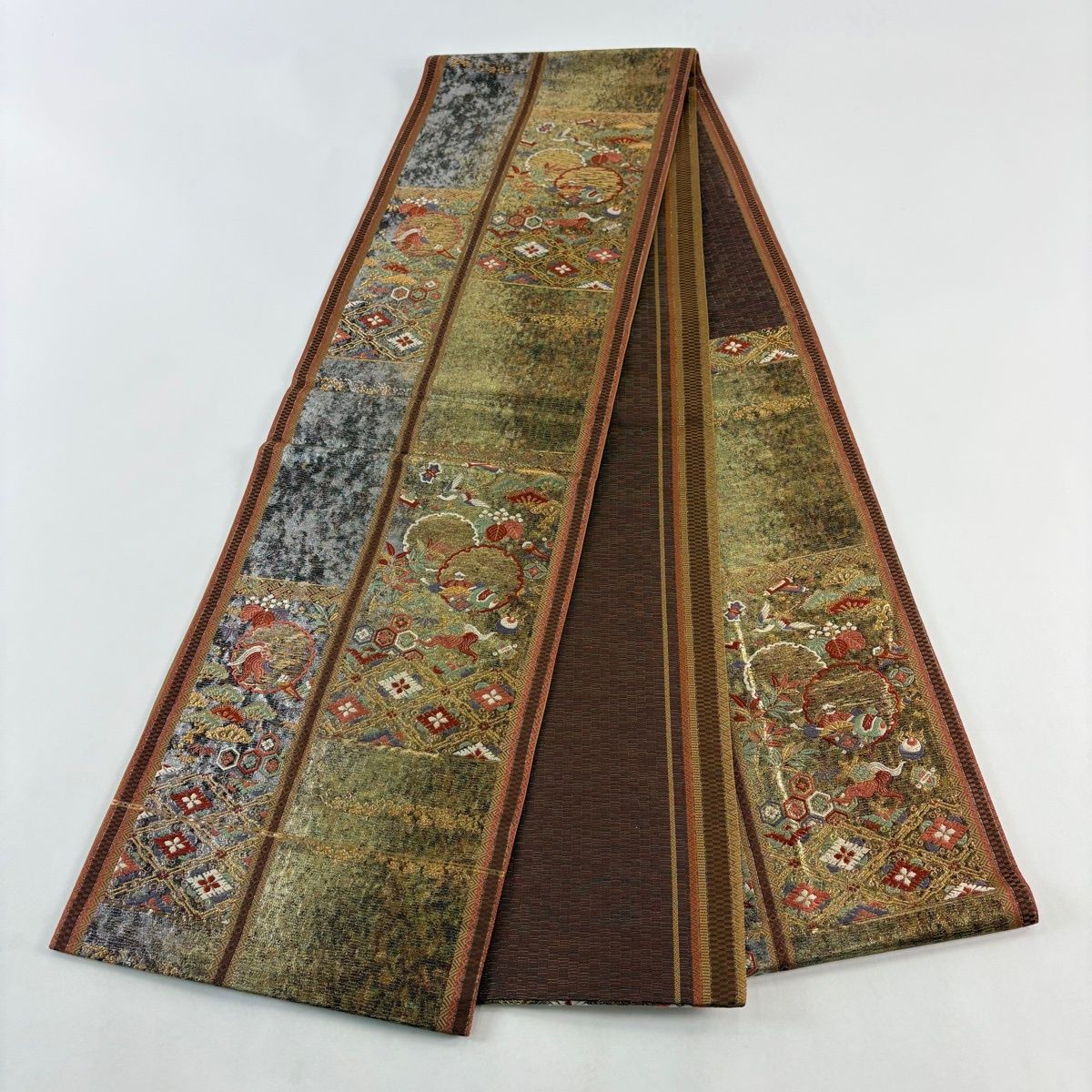 美品】 袋帯 秀品 宝尽くし 有職文様 唐織 箔 金色 六通 正絹 【中古