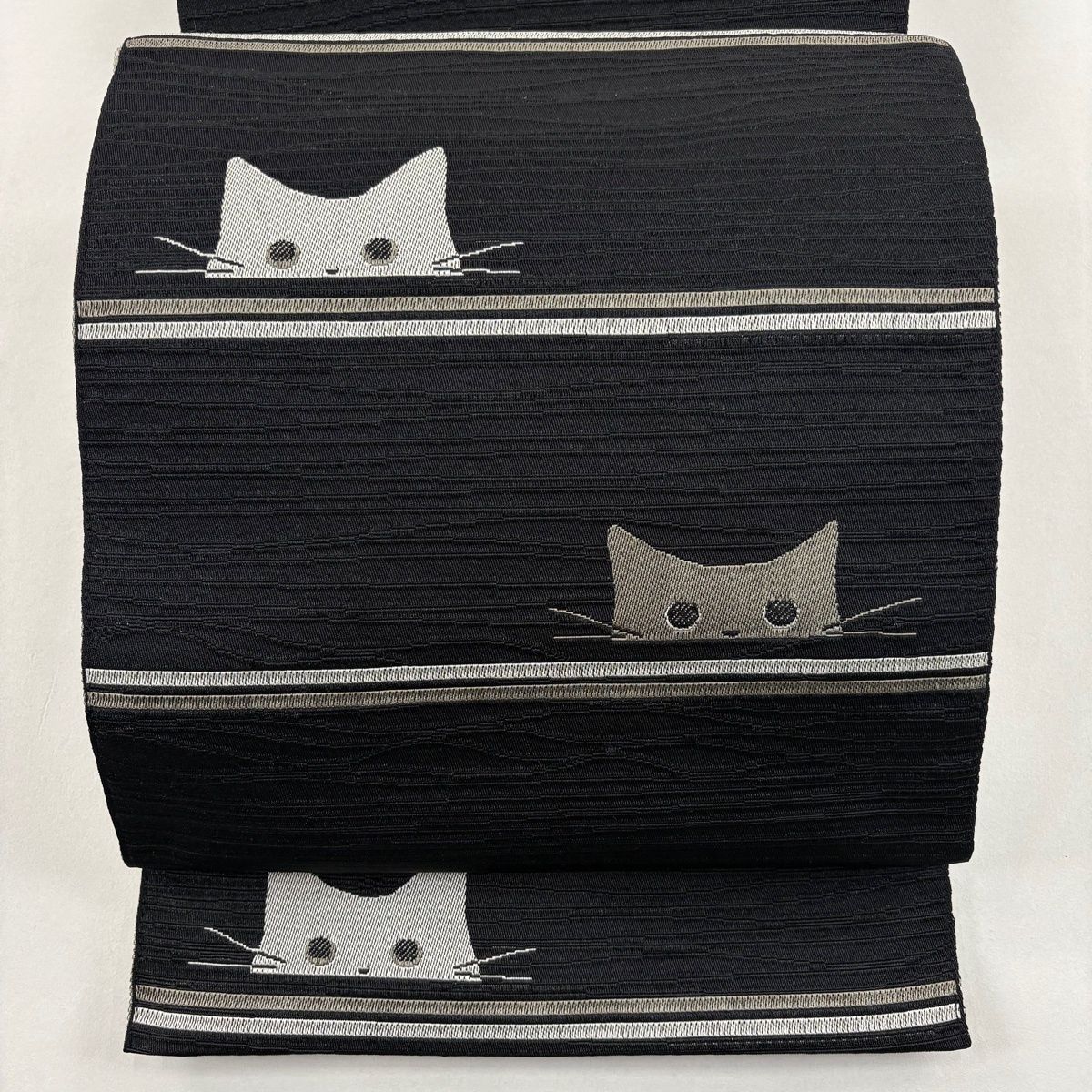 名古屋帯 秀品 八寸名古屋帯 松葉仕立て 猫 縞 黒 化繊 【中古