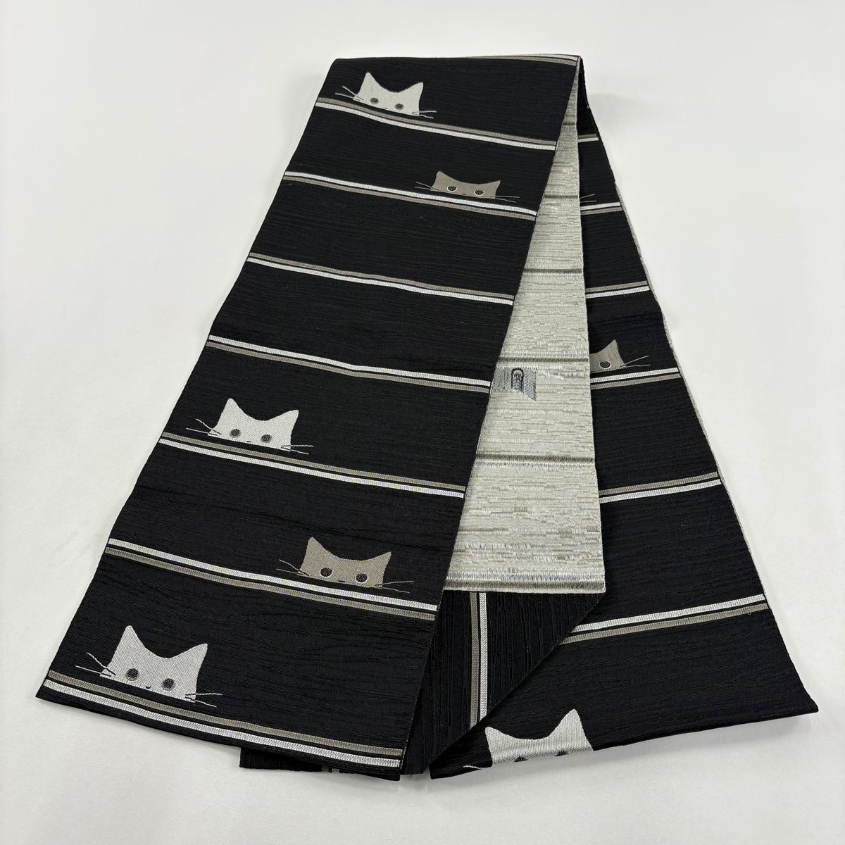 GS-3 名古屋帯 博多織　猫　縦縞　松葉仕立て　 美品 名古屋帯 秀品 八寸名古屋帯 松葉仕立て 猫 縞 黒 化繊 【中古