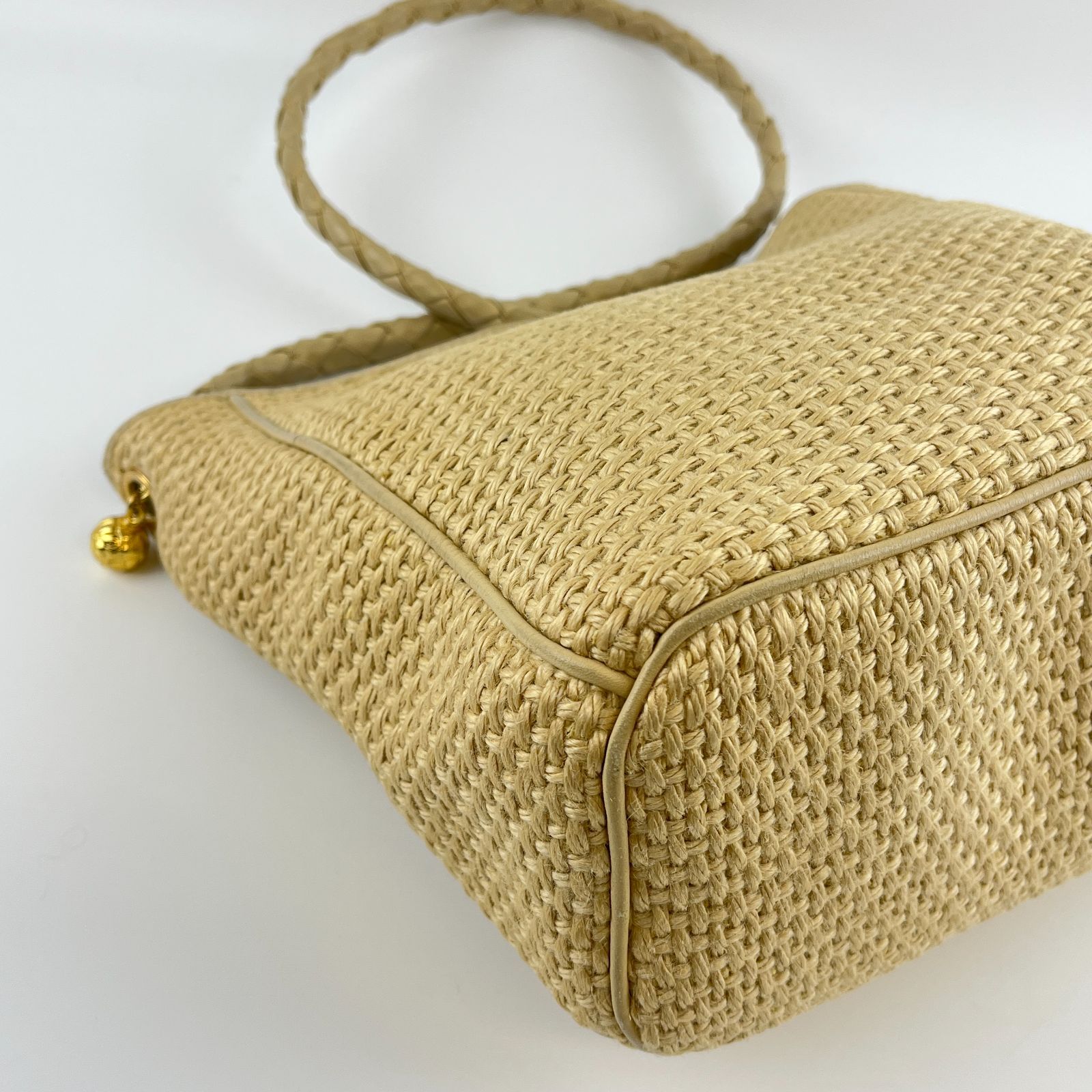 BOTTEGA VENETA ベージュ編み込みバッグ Bottega Venetia ベージュ 編み込み模様 バッグ