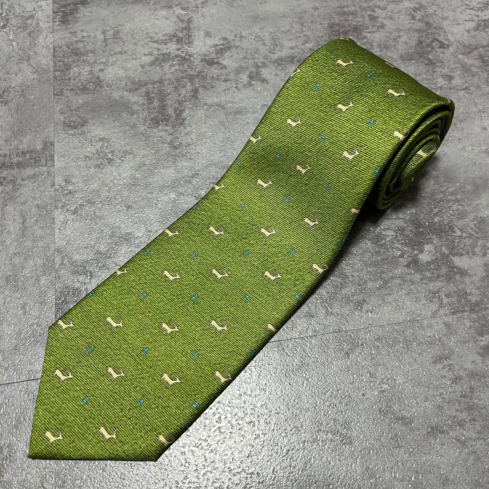 BVLGARI】アニマル柄ネクタイ グリーン 鹿柄 鹿と人 最高級
