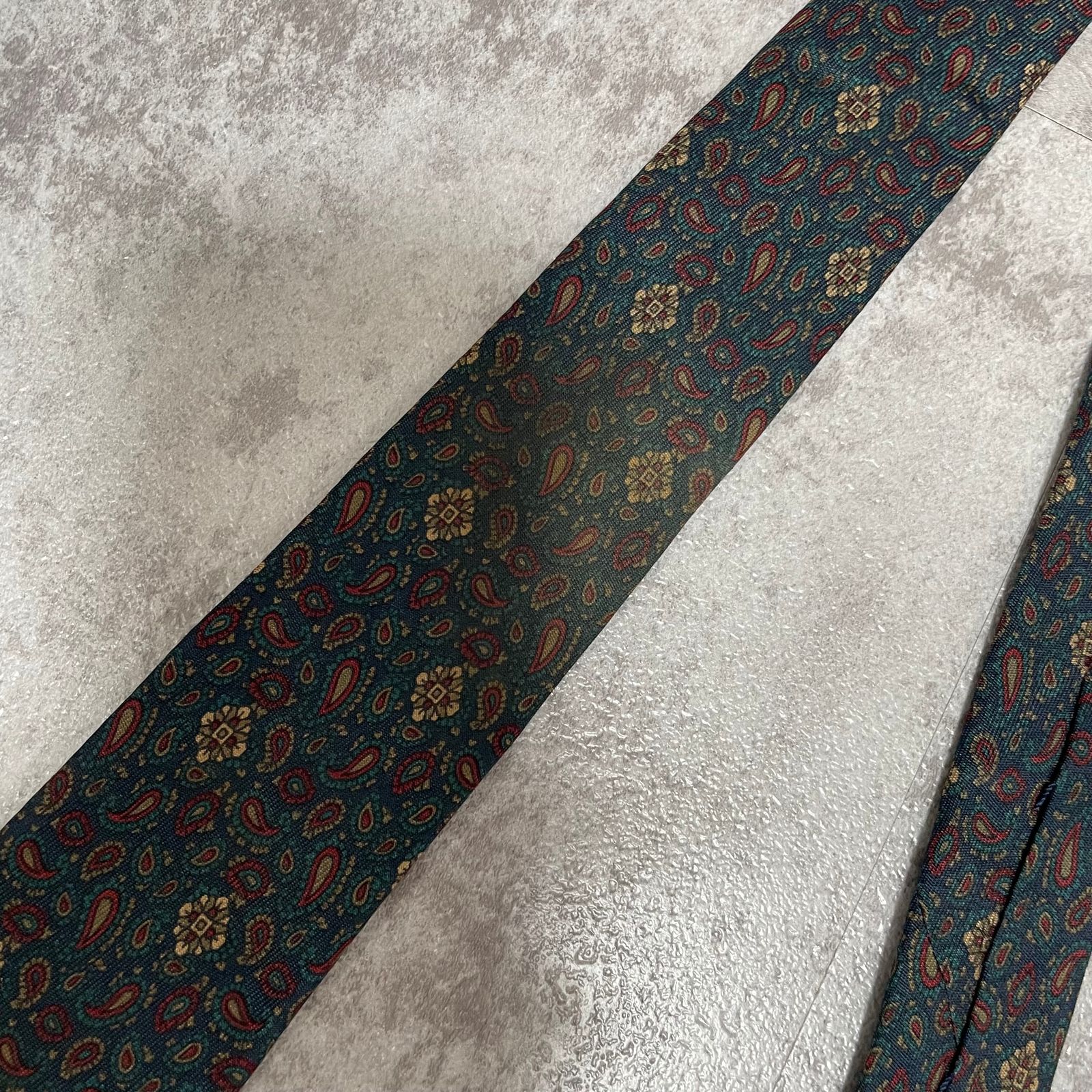 Christian Dior】ペイズリー柄ネクタイ ネイビー マルチカラー - メルカリ