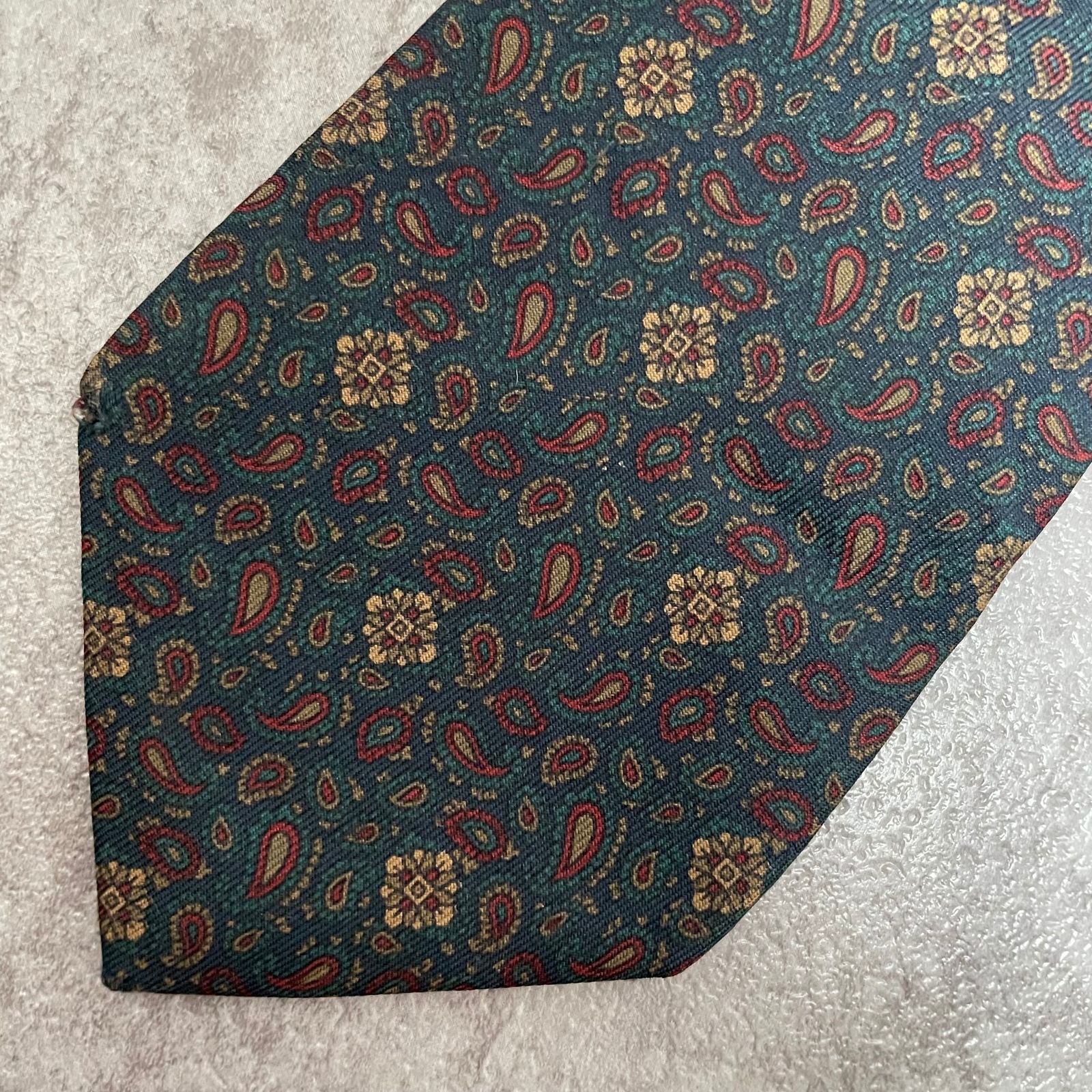 Christian Dior ネクタイ 極彩色 マルチカラー ペイズリー柄 Christian Dior】ペイズリー柄ネクタイ ネイビー マルチカラー - メルカリ