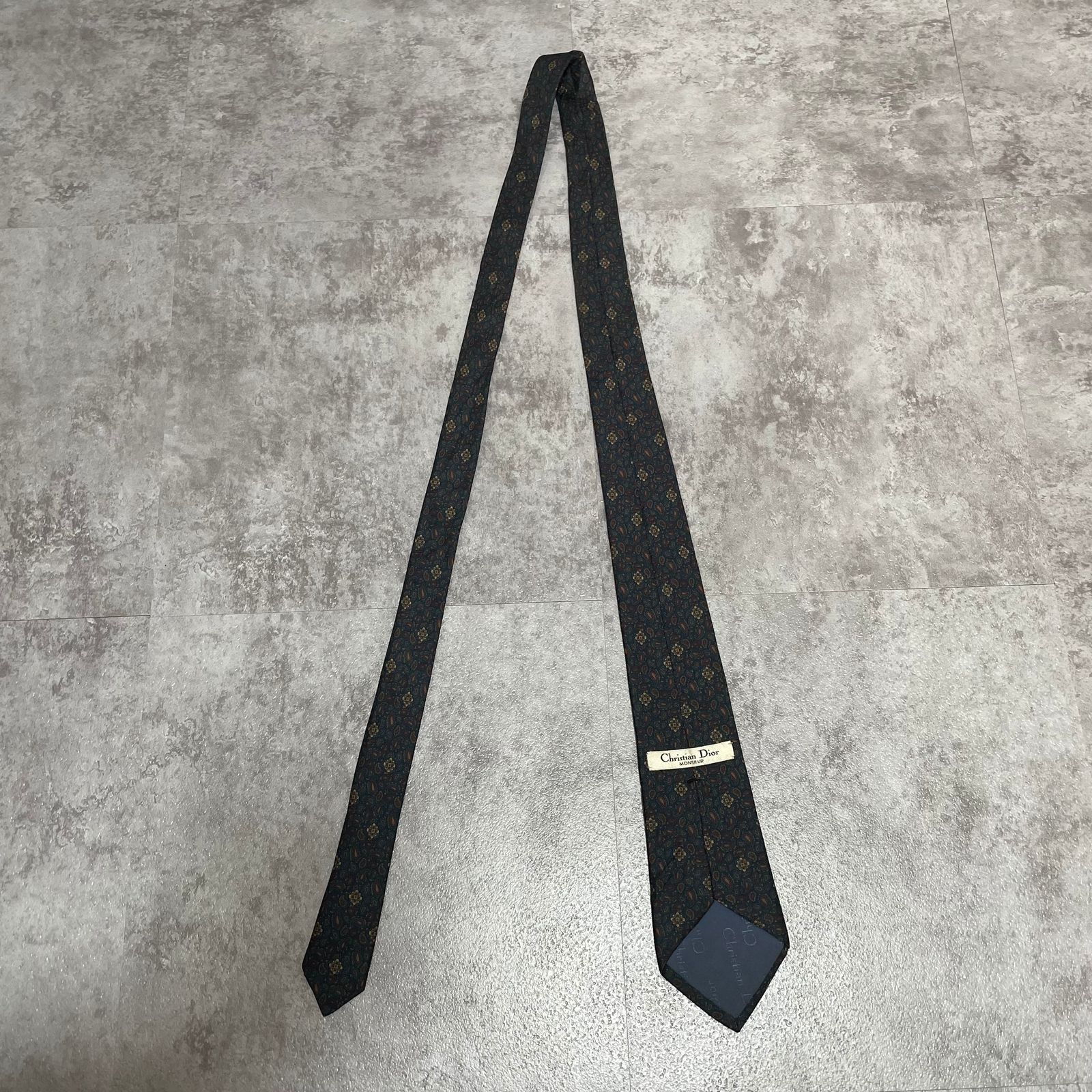 Christian Dior】ペイズリー柄ネクタイ ネイビー マルチカラー - メルカリ