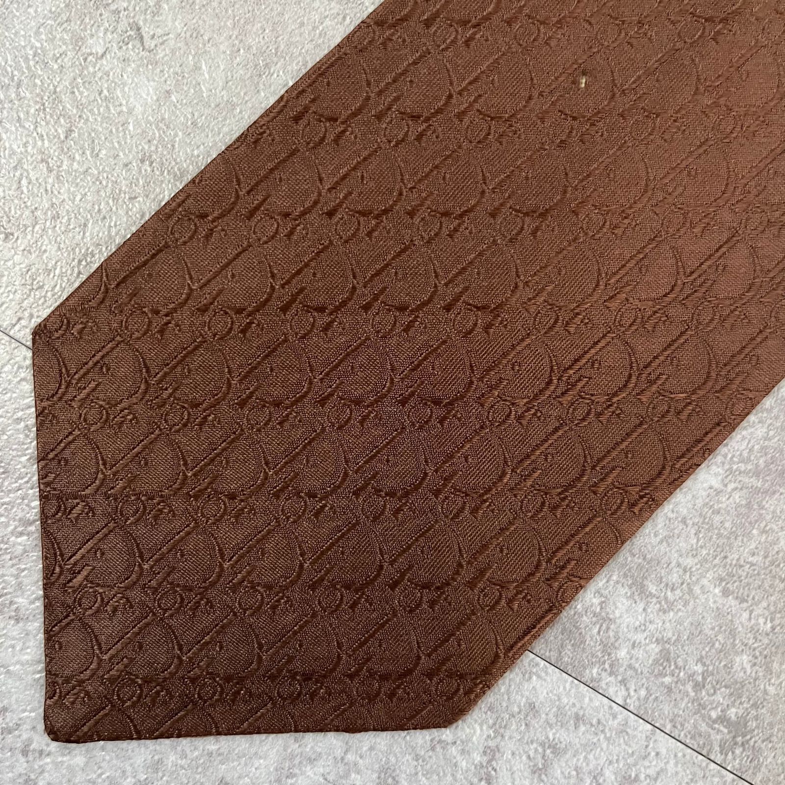 Christian Dior ネクタイ ブラウン系 トロッター ロゴ総柄 Christian Dior】トロッター柄ネクタイ 総ロゴ ブラウン 光沢 - メルカリ