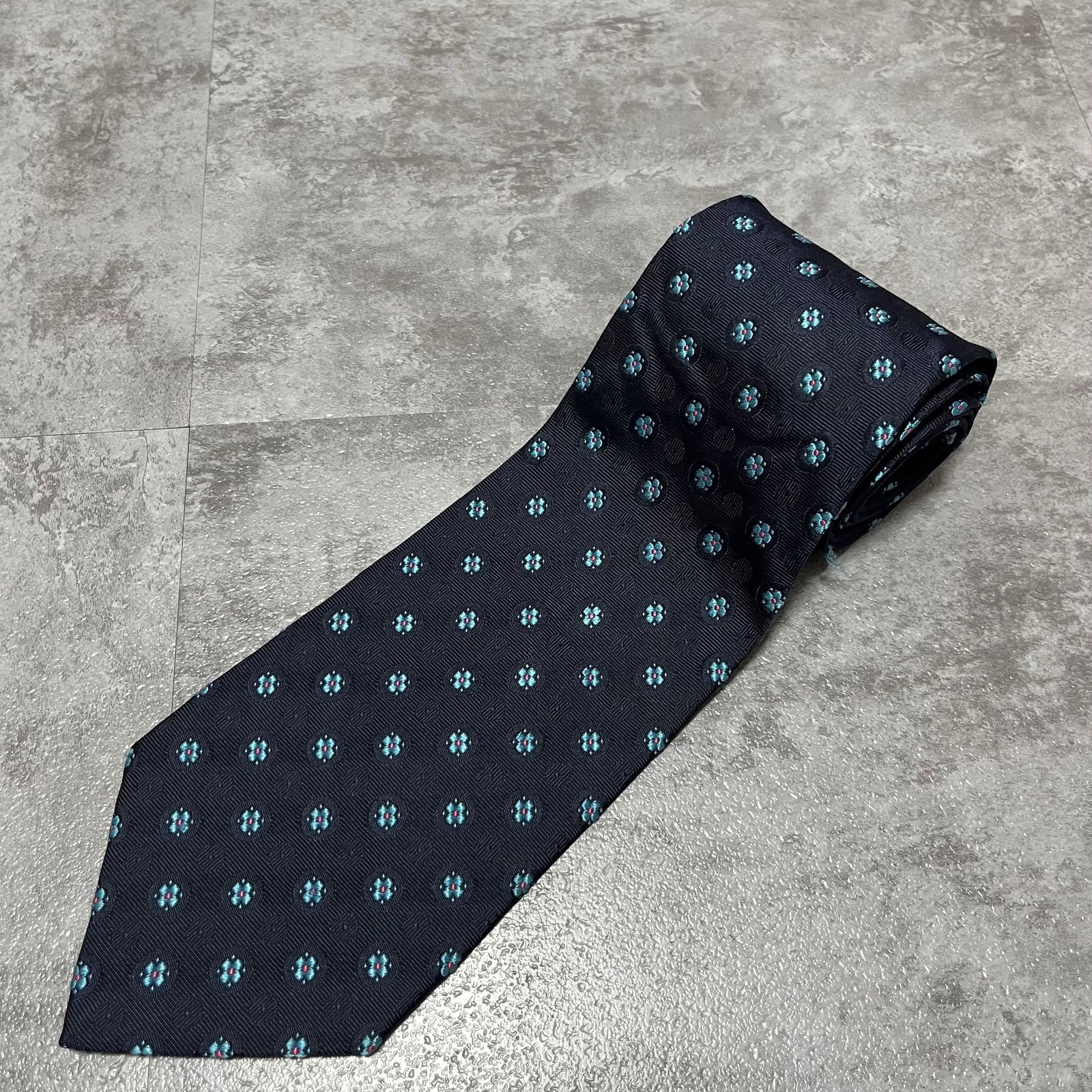 Christian Dior】小紋柄ネクタイ 花柄 ネイビー - メルカリ