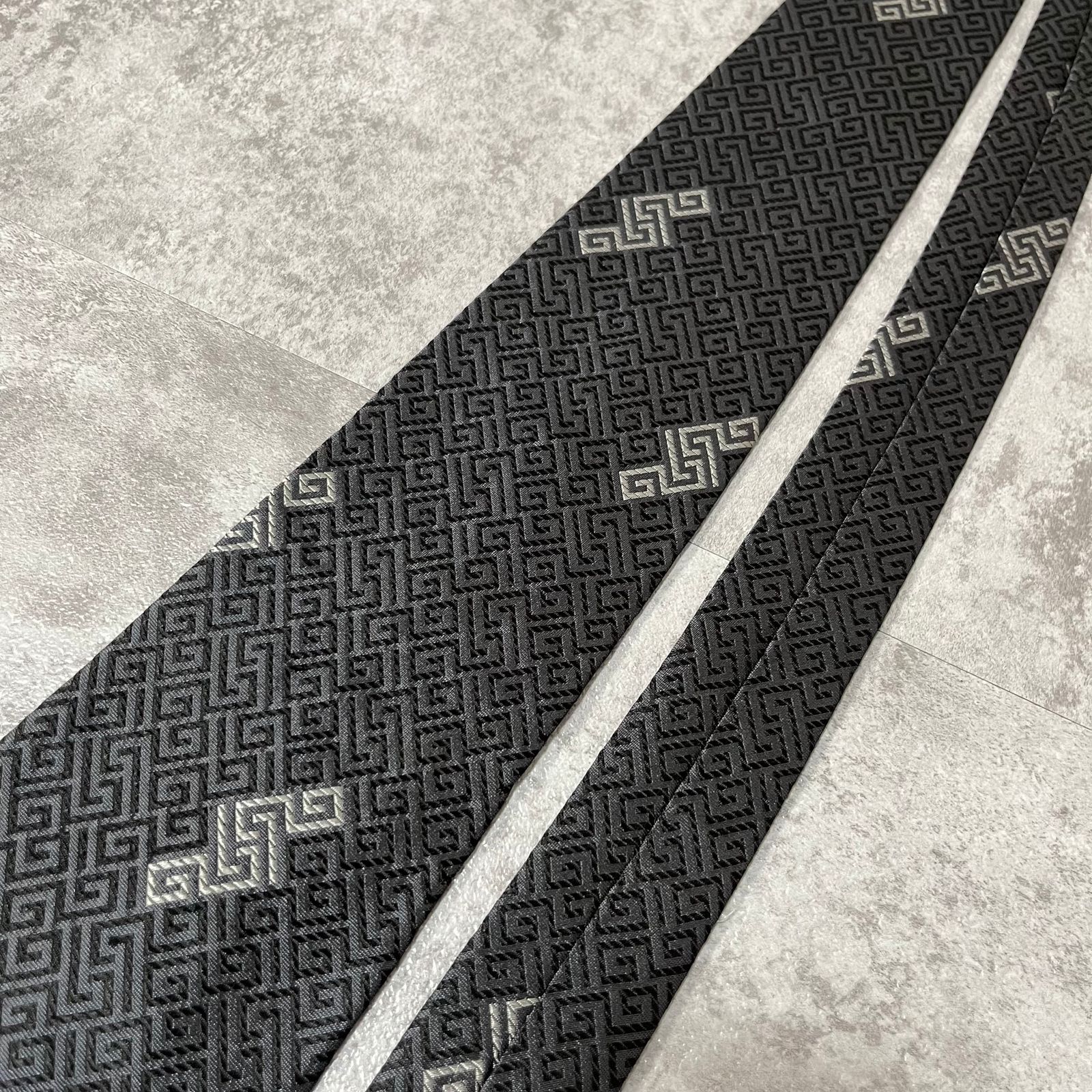 Versace】グレカ模様柄ネクタイ グレー グレカ柄 - メルカリ