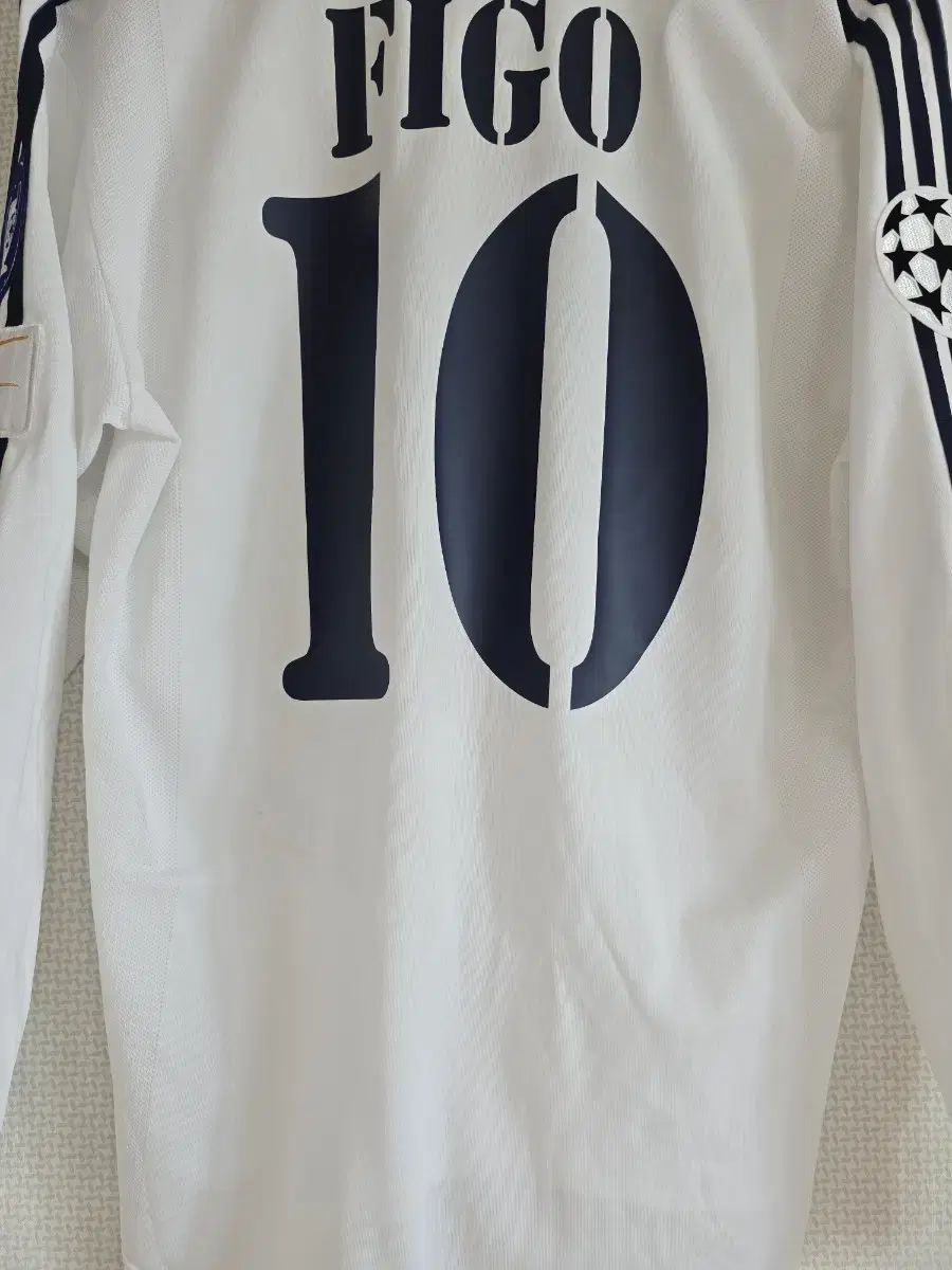 レアル・マドリード ルイス・フィーゴ　長袖シャツ レアル・マドリード ルイス・フィーゴ 長袖シャツ レアル・マドリード