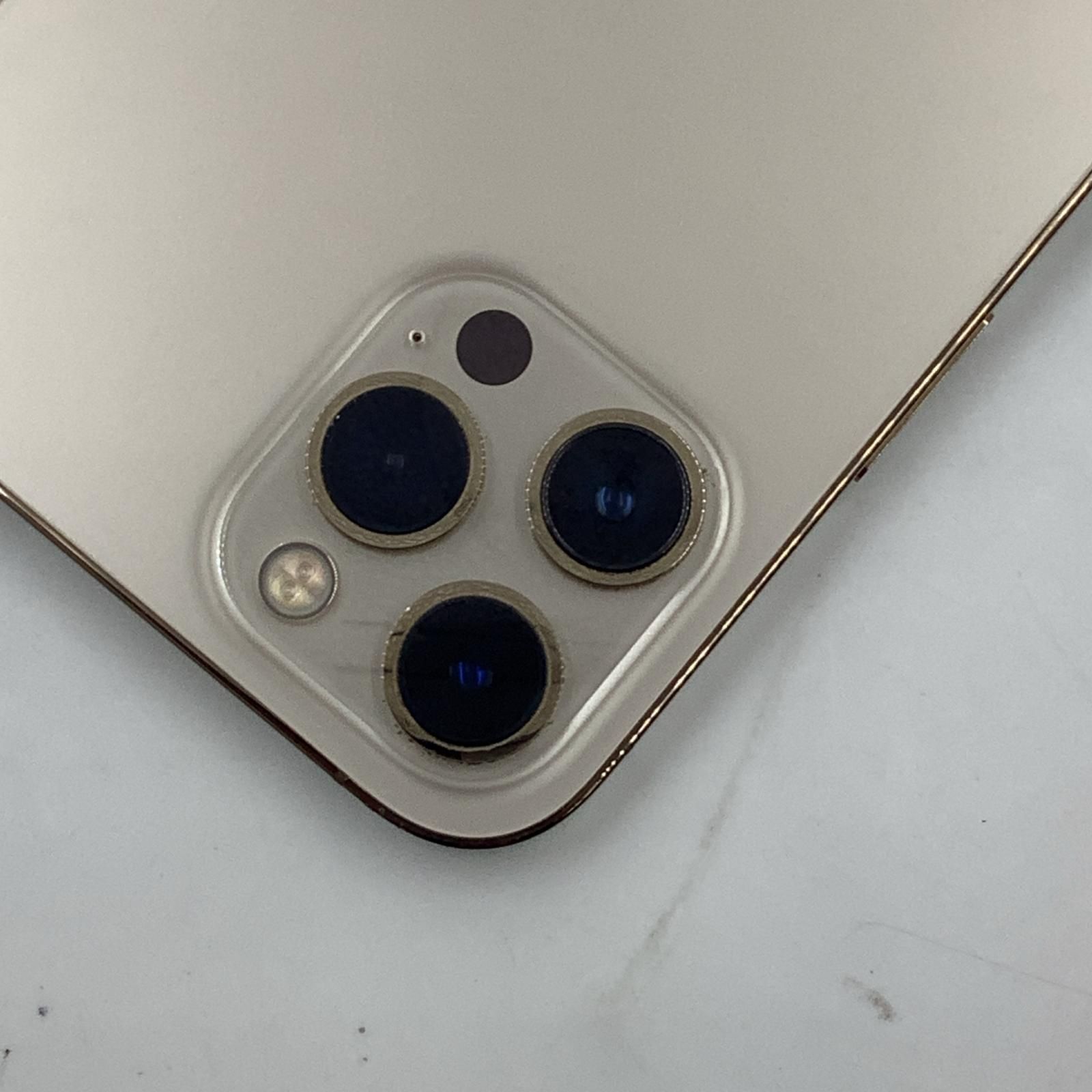 iPhone 12 Pro Max 256GB ゴールド docomo 白ロム 動作確認済 79