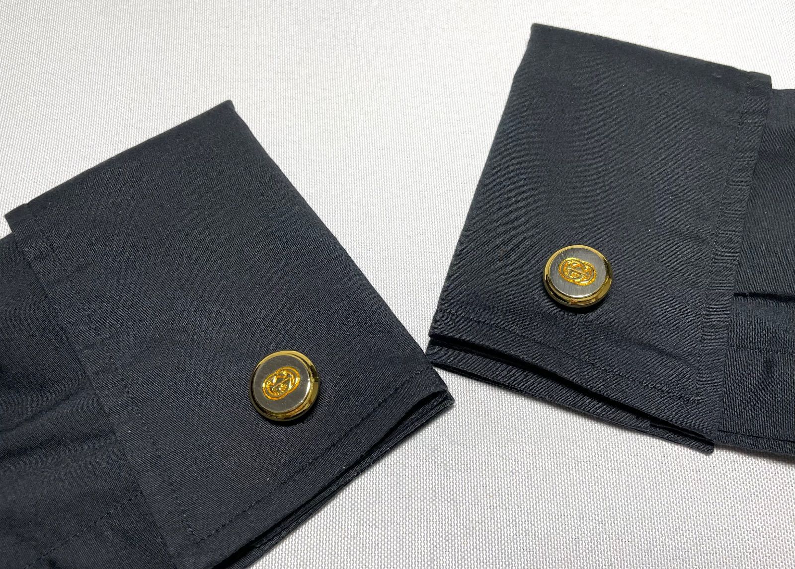 グッチ ヴィンテージ オーバルGGロゴカフス金 ゴールド×ネイビーボタン 正規良 グッチ ヴィンテージ オーバルGGロゴカフス金 ゴールド