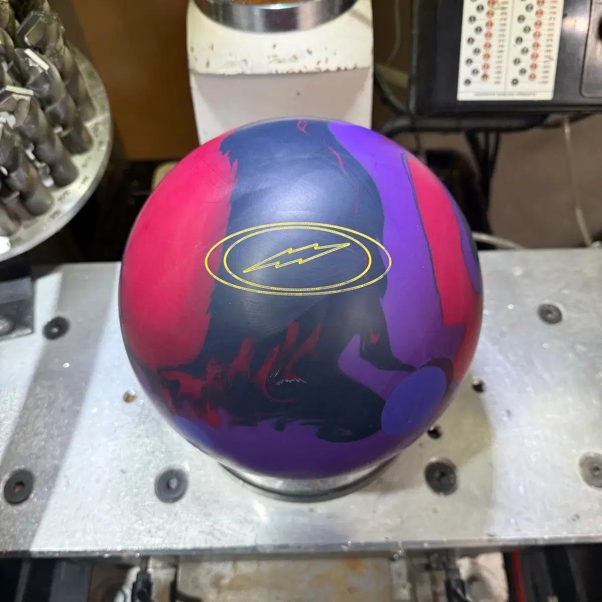 セールボール ストーム - ロック （なし） 15 パウンド (公式球