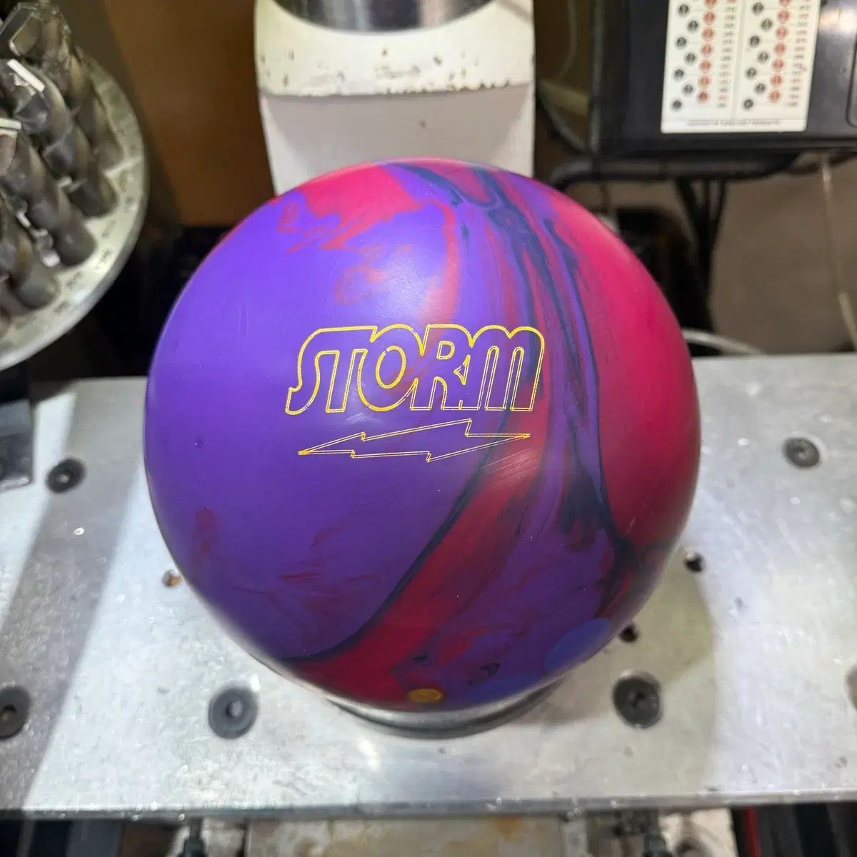 セールボール ストーム - ロック （なし） 15 パウンド (公式球