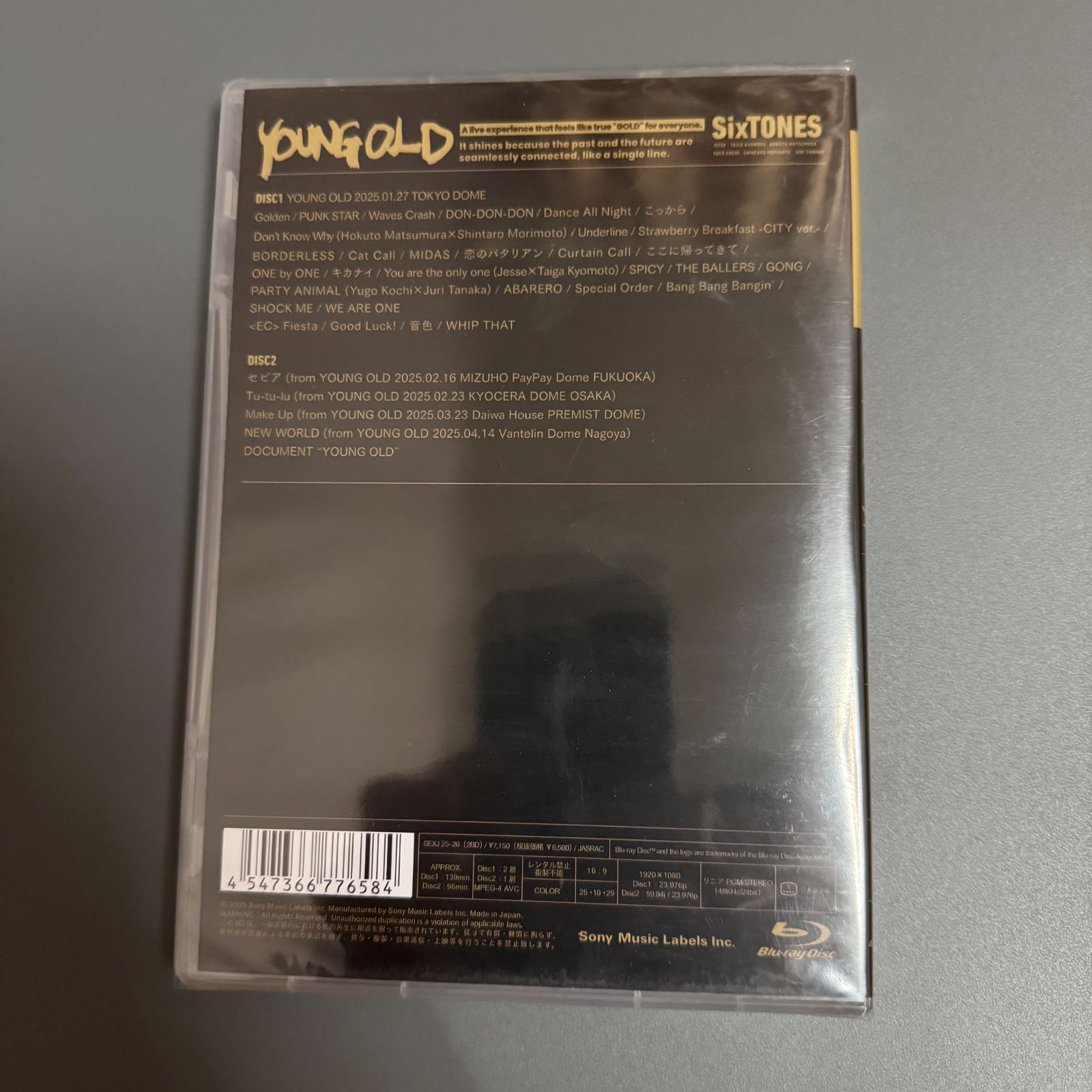SixTONES YOUNG OLD Blu-ray 新品未開封 Amazon.co.jp: YOUNG OLD (通常盤) (2Blu-ray Disc+ブックレット