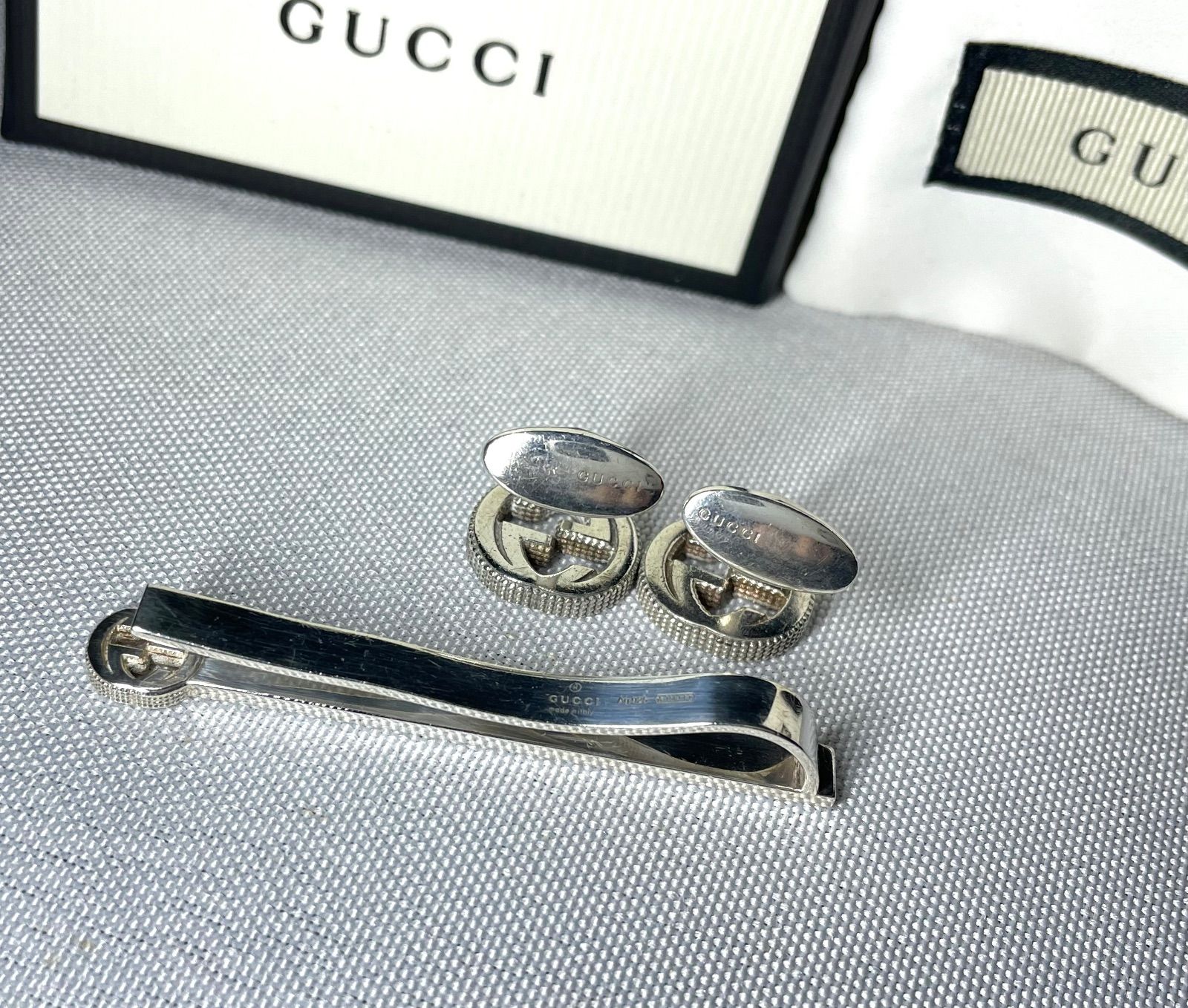 GUCCI アクセサリーコレクション　カフリンクス　ネクタイピン 　GGロゴ GUCCI アクセサリーコレクション カフリンクス ネクタイピン GGロゴ