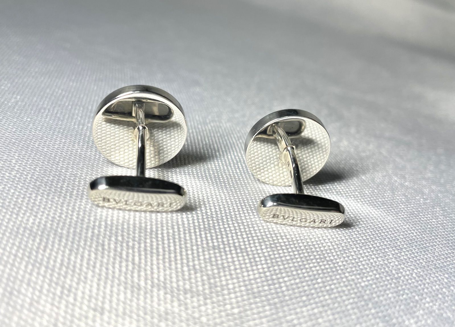 人気♡美品♡Silver925♡BVLGARI ブルガリ ブランドロゴ カフス BVLGARI（ブルガリ） カフス オニキス シルバー ブルガリ・ブルガリ