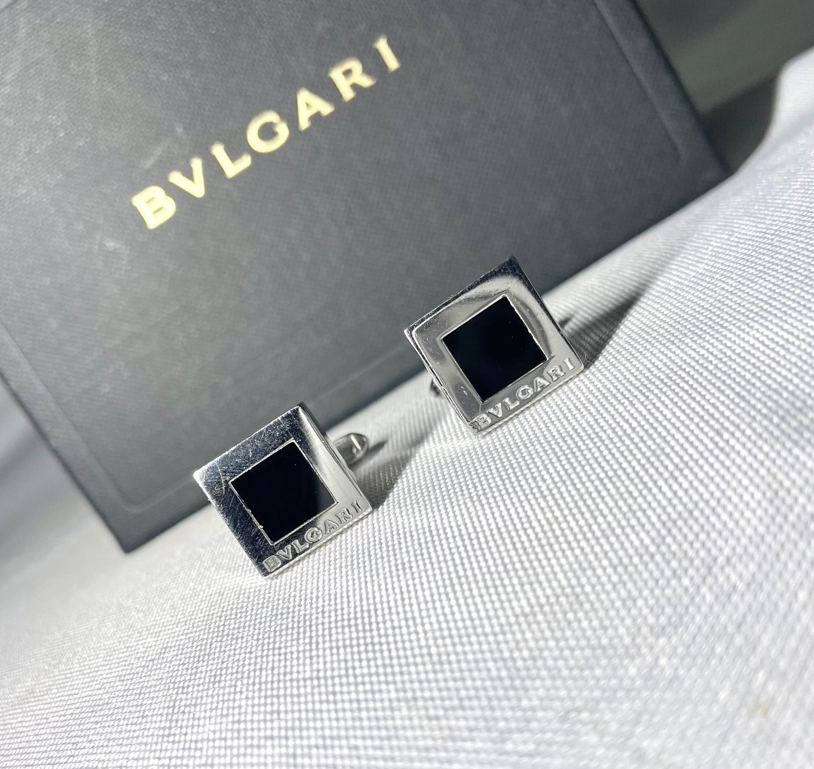 BVLGARI ブルガリ ブランドロゴブラックオニキス & 鏡面スターリング